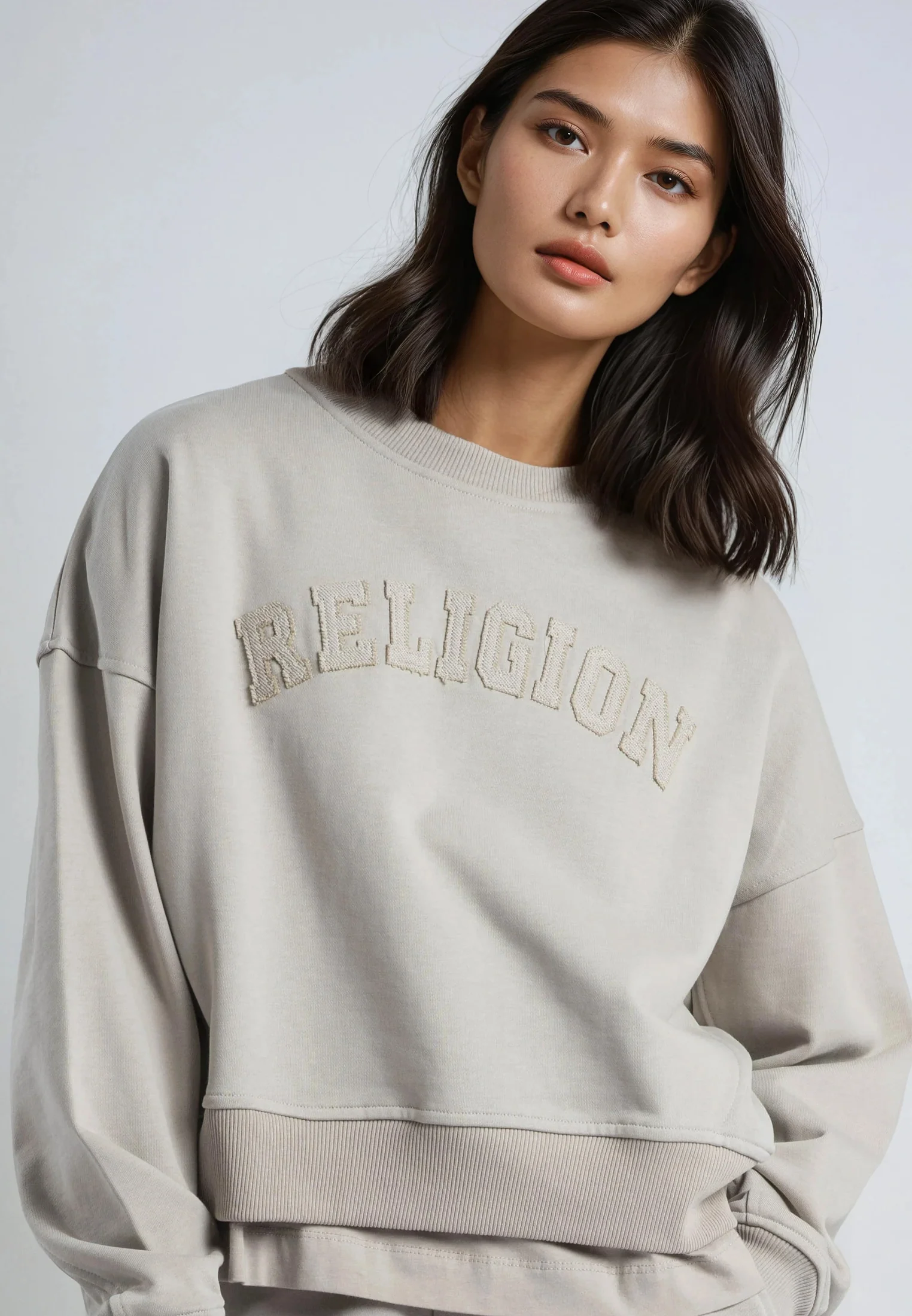 APPLIQUE BATWING SWEAT STONE - Image 4