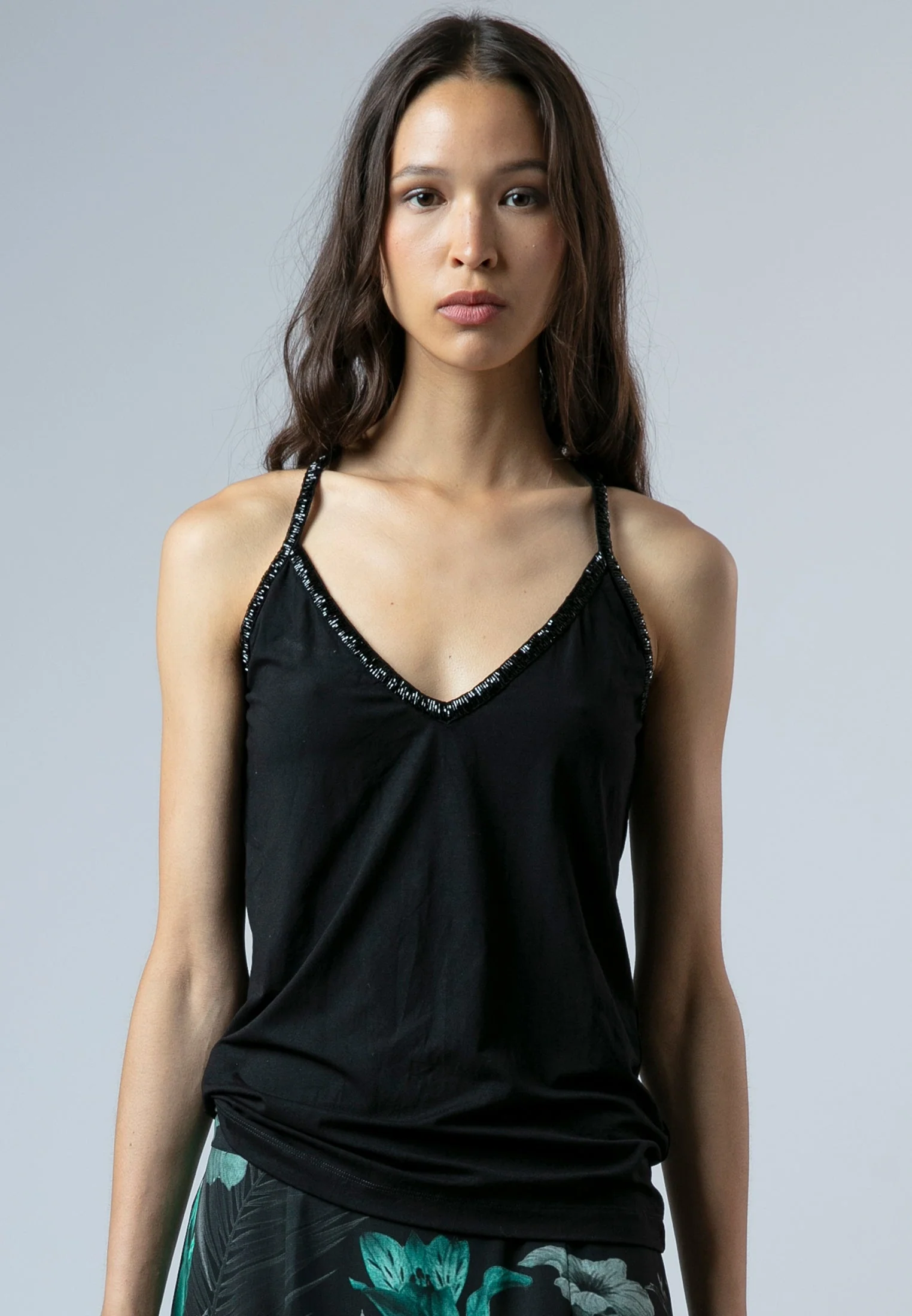 EVE TOP BLACK WITH HAND BEADNG