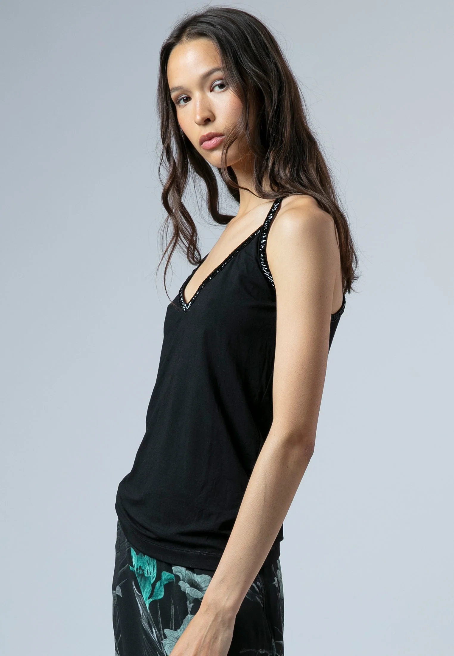 EVE TOP BLACK WITH HAND BEADNG - Image 4