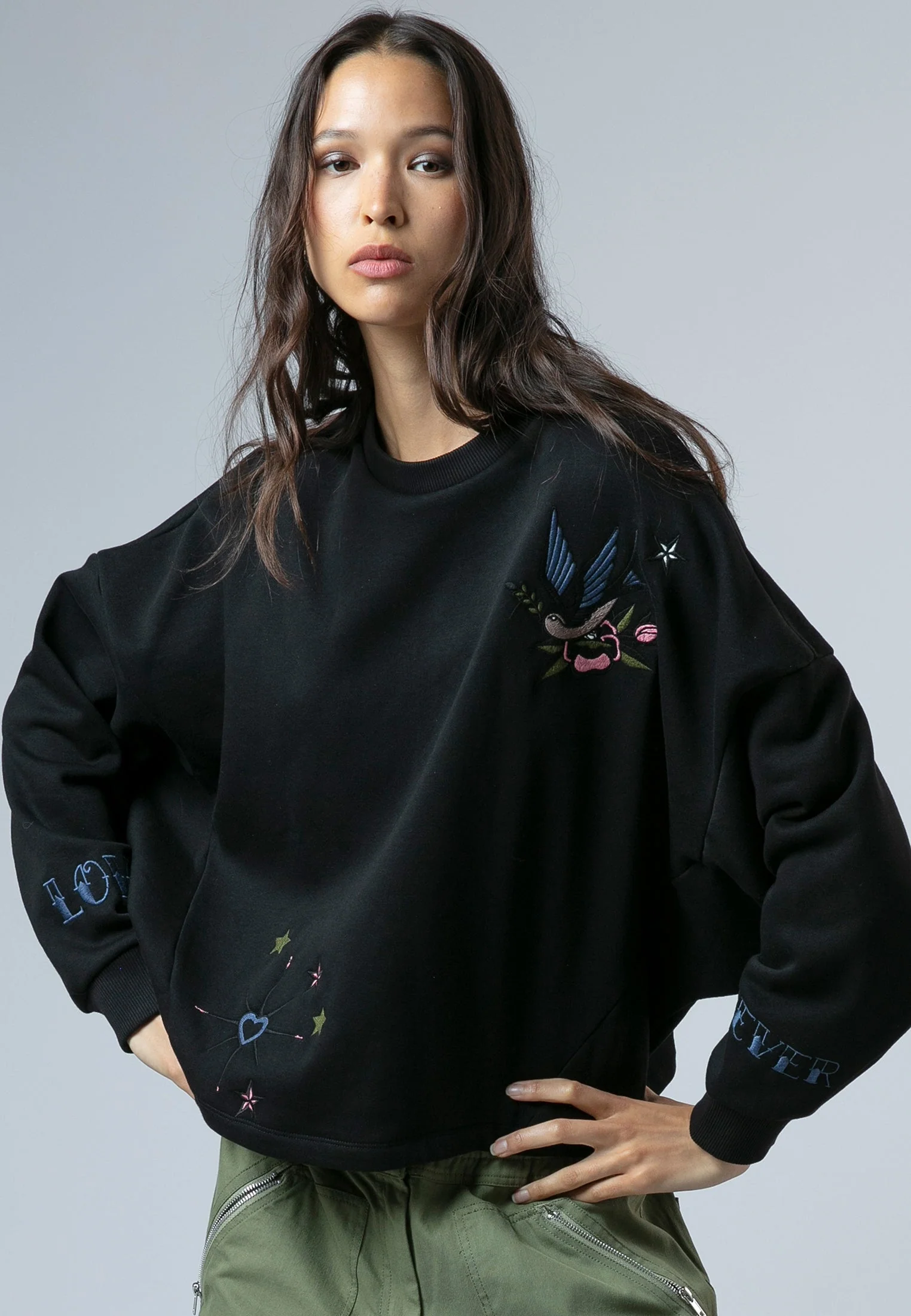 LOVE SWEAT BLACK & COLOUR