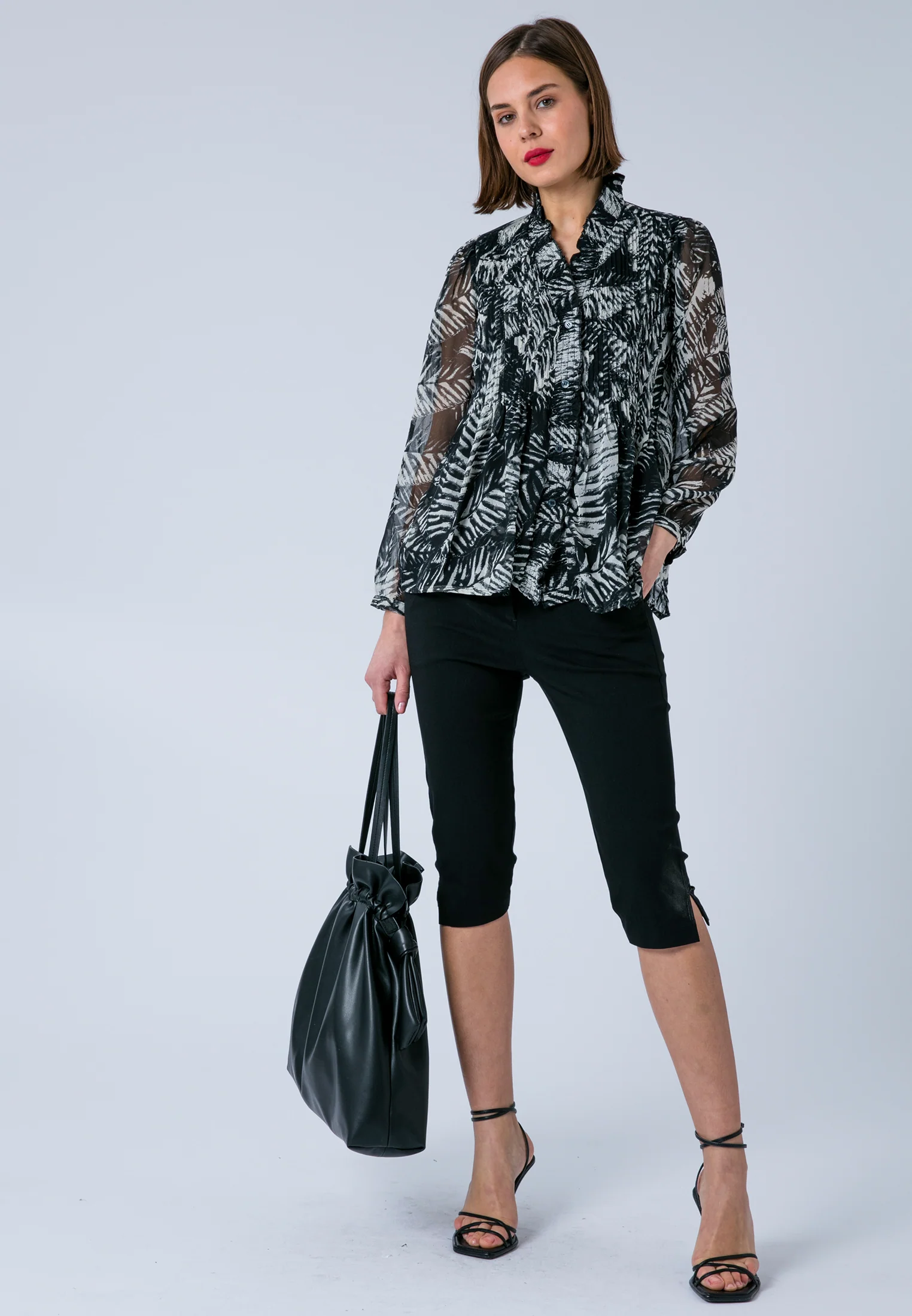 CAROLINA SHIRT VAMP BLACK & WHITE