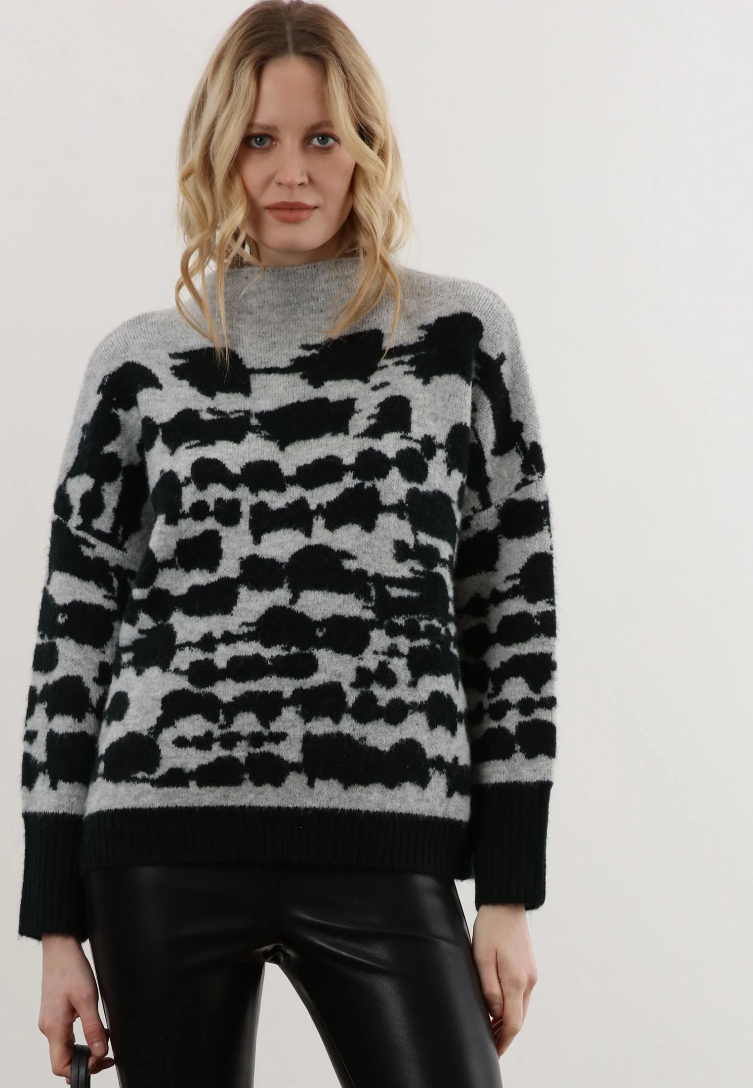 CREST JUMPER FOREST GREEN - Image 2
