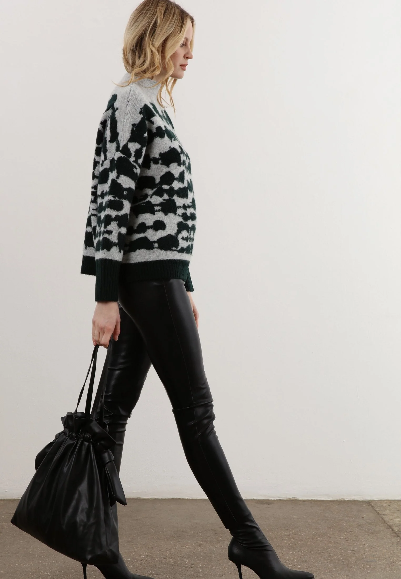 CREST JUMPER FOREST GREEN - Image 5