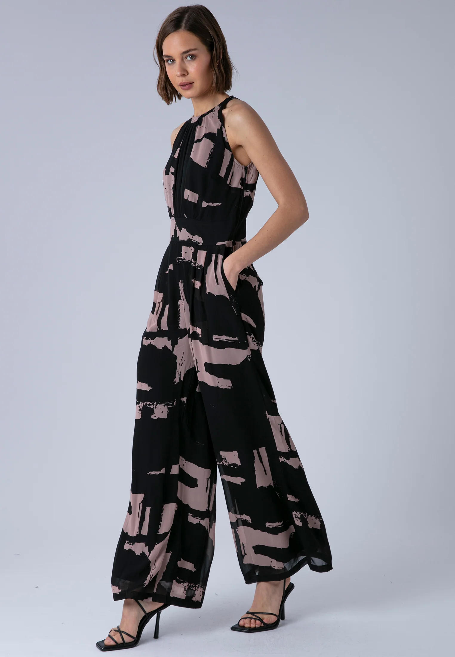 CREW JUMPSUIT FACADE - Image 5