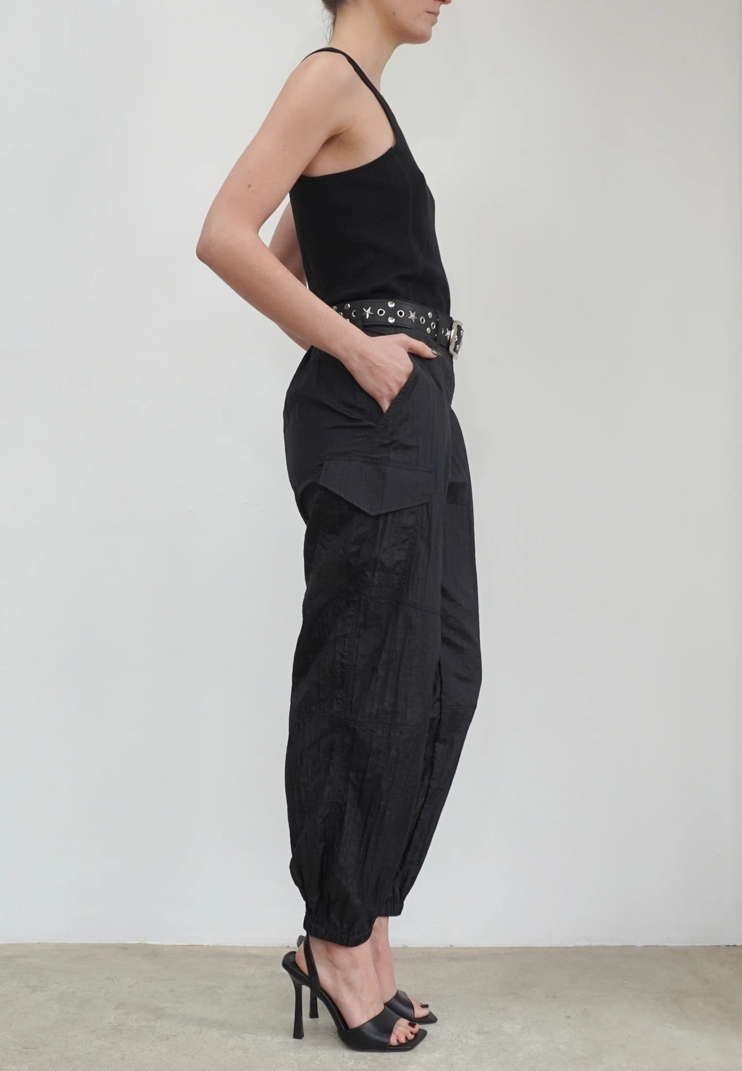 DISTANCE BLACK CARGO TROUSERS - Image 6