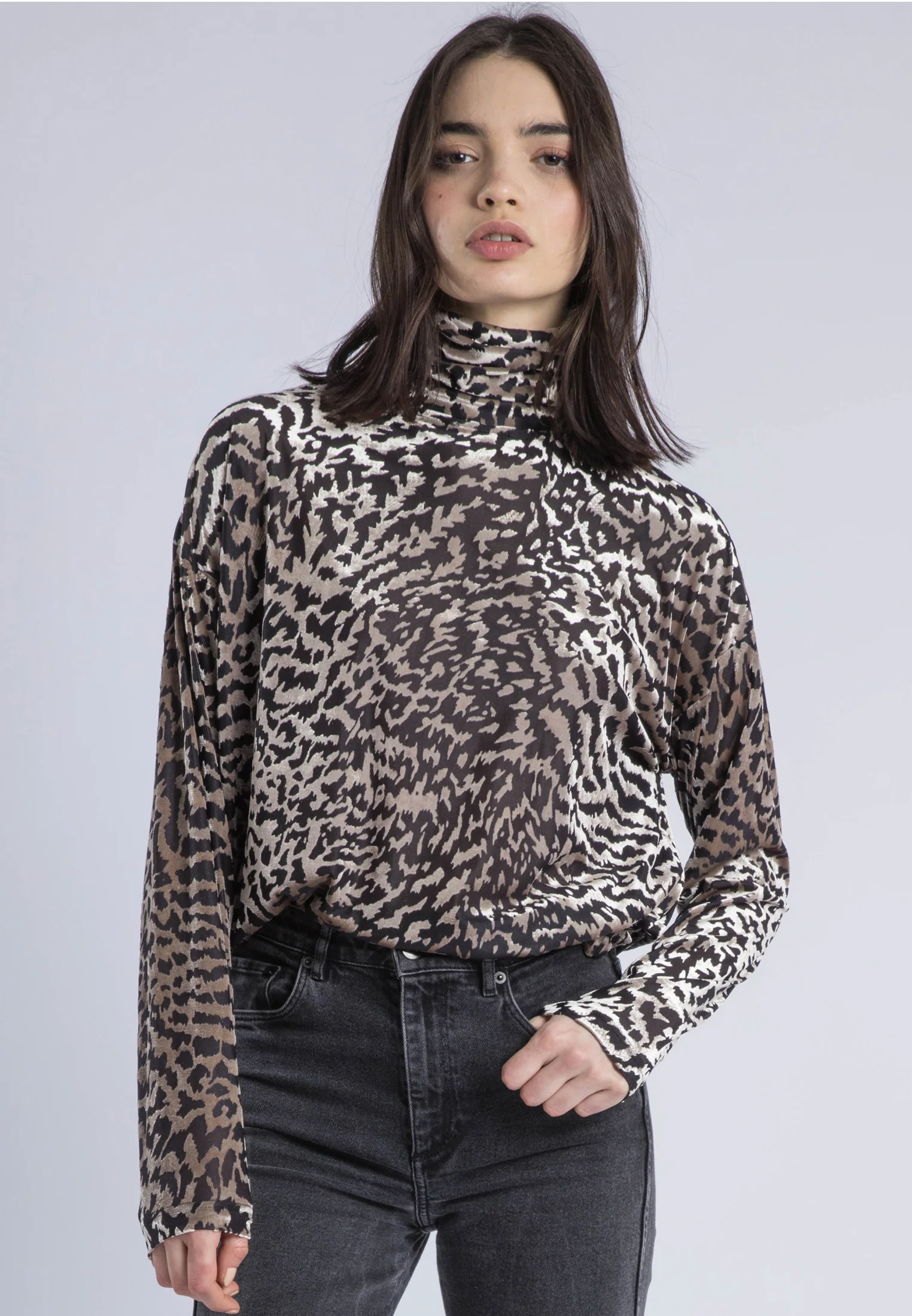 EMMY TURTLENECK VELVET ANIMAL - Image 5
