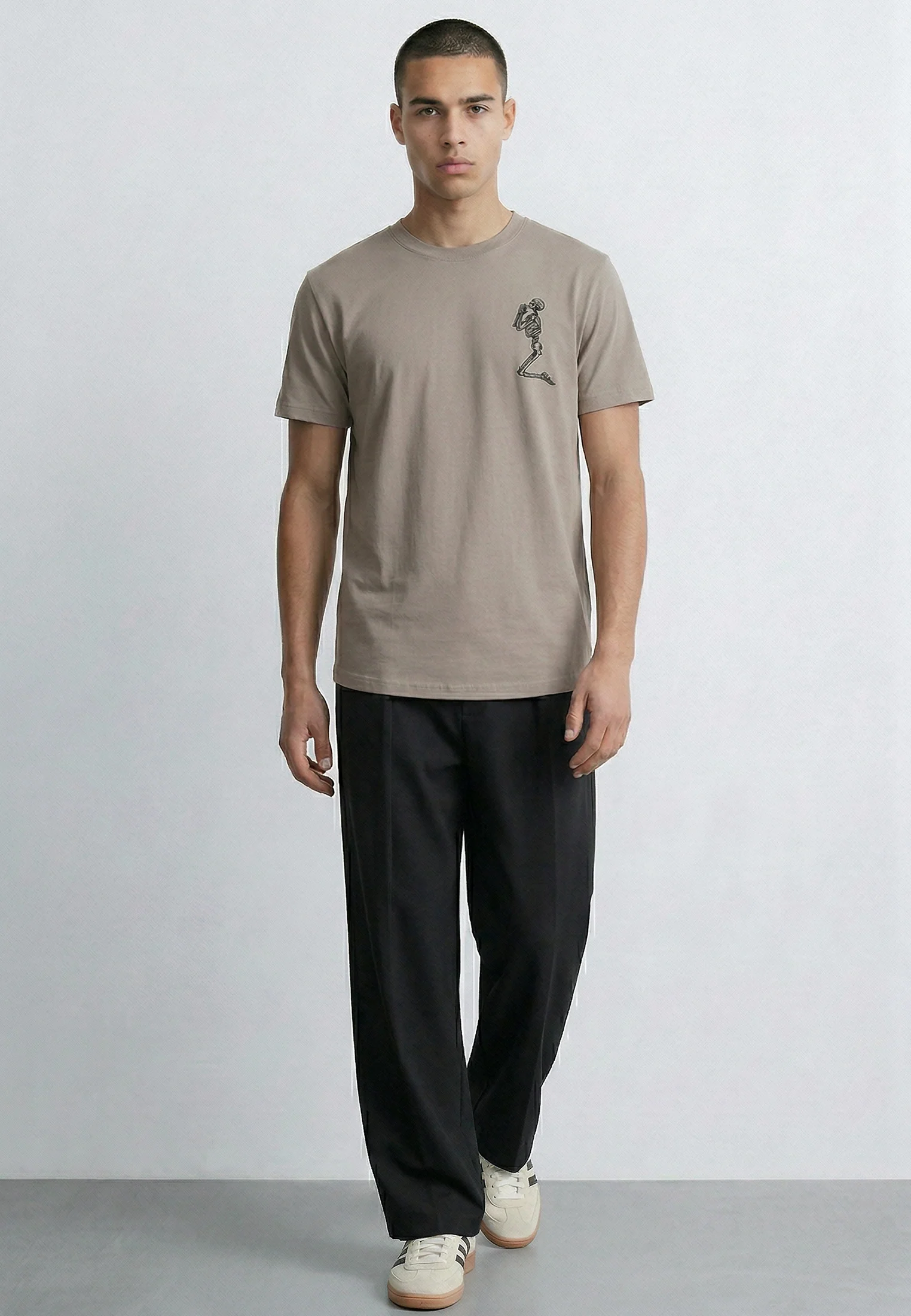 ESSENTIAL BIG SKELETON DESERT TAUPE T-SHIRT - Image 5
