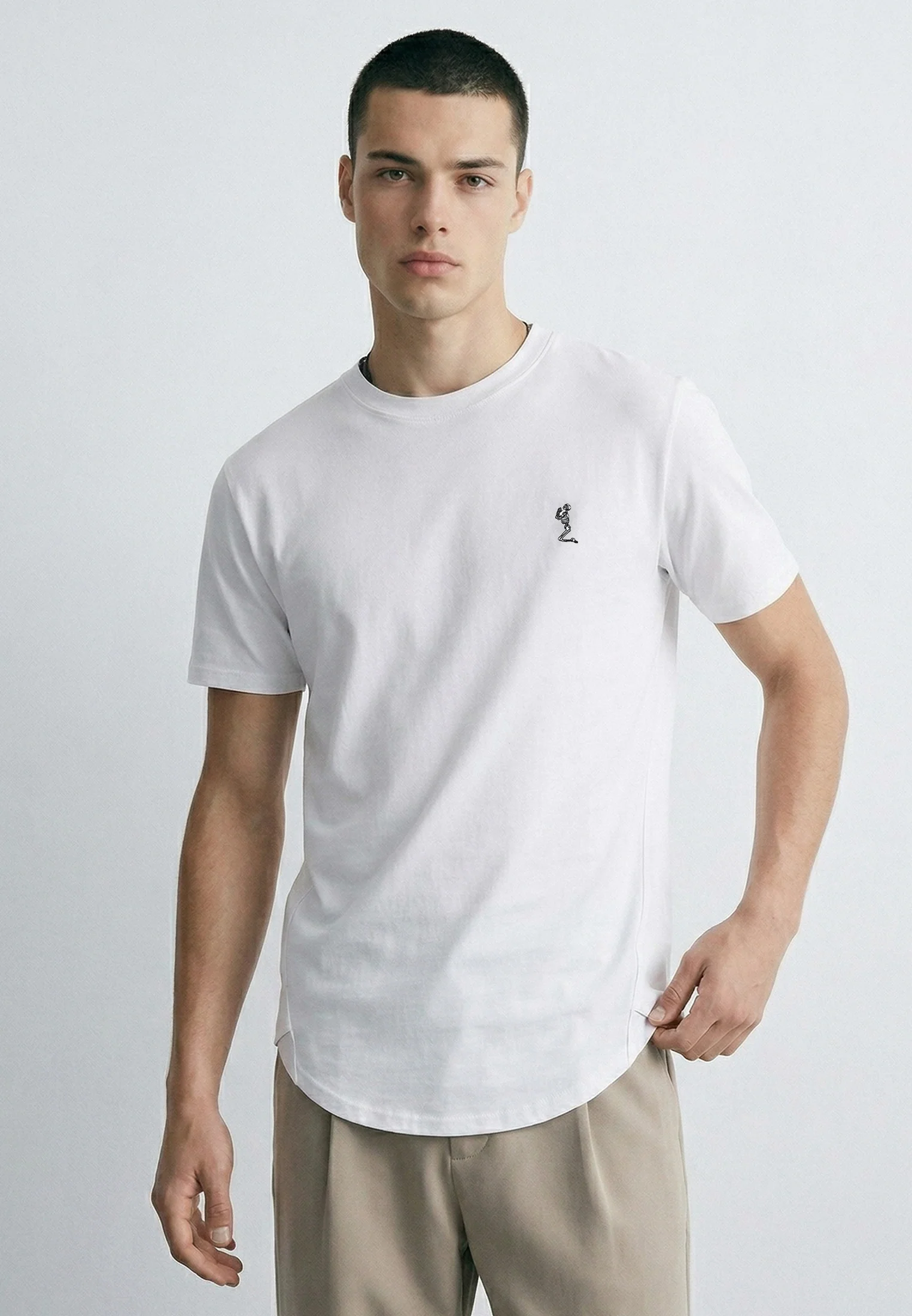 ESSENTIAL SWAG CURVED HEM OFF WHITE T-SHIRT - Image 4