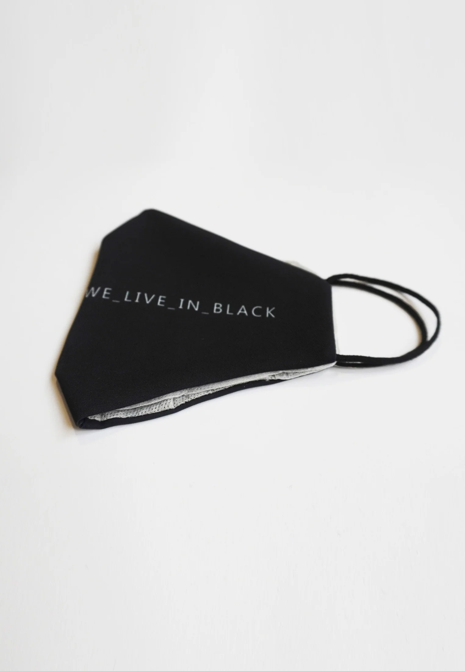 FACE MASK WE LIVE IN BLACK - Image 7