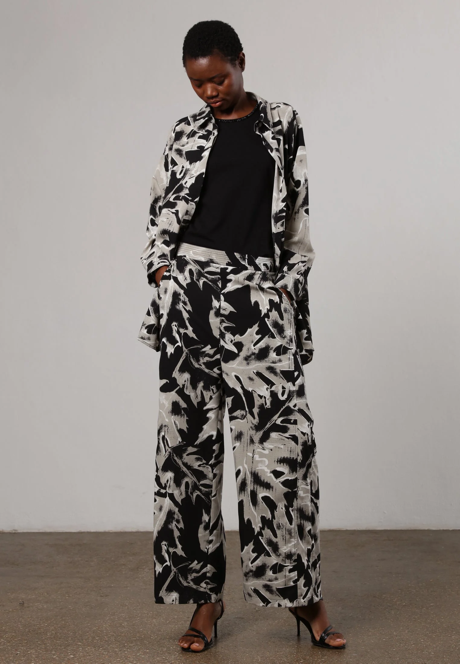 FLASH TROUSERS CAMO BLACK - Image 2