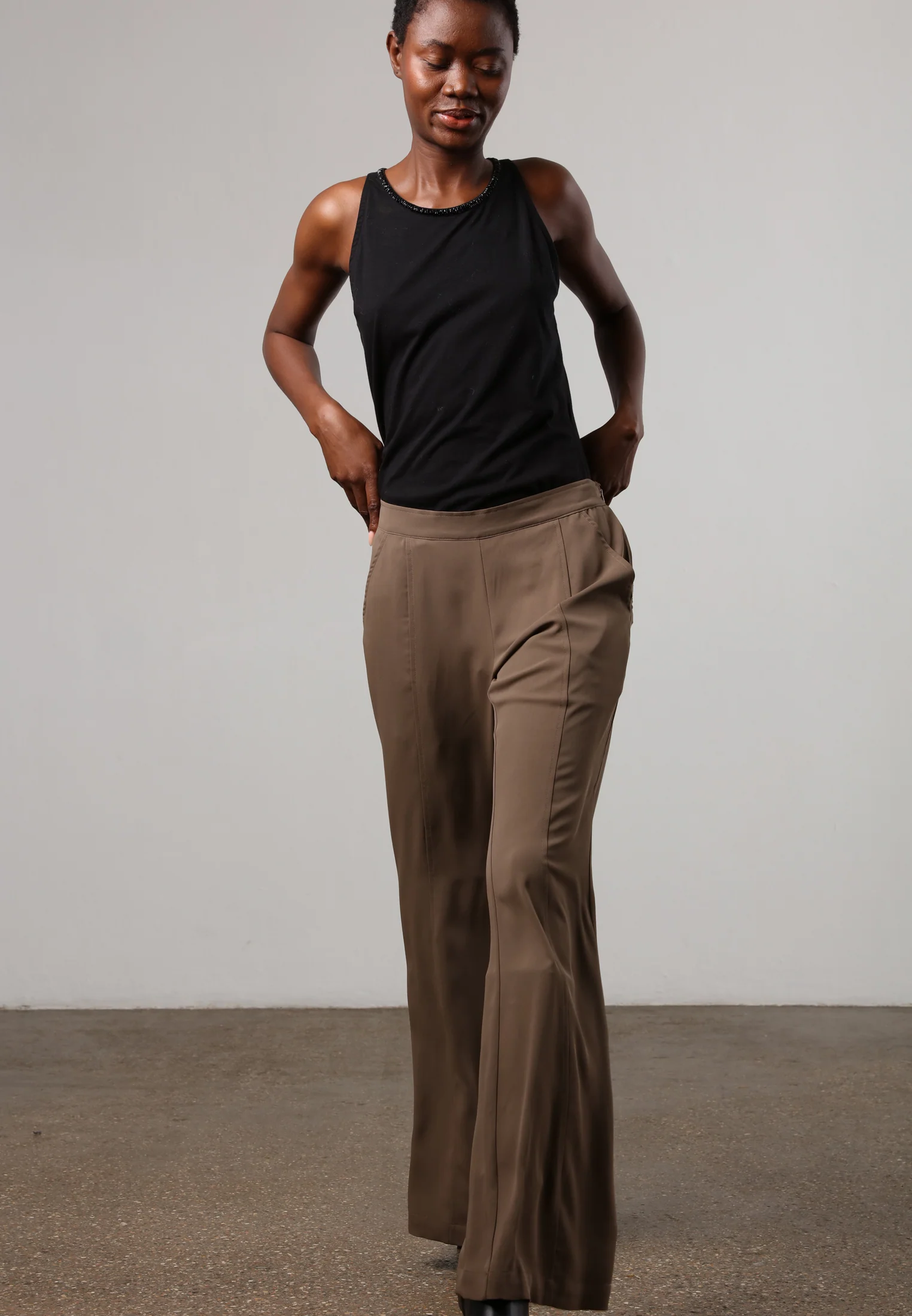 FLUX FLARE TROUSER CHESTNUT - Image 5