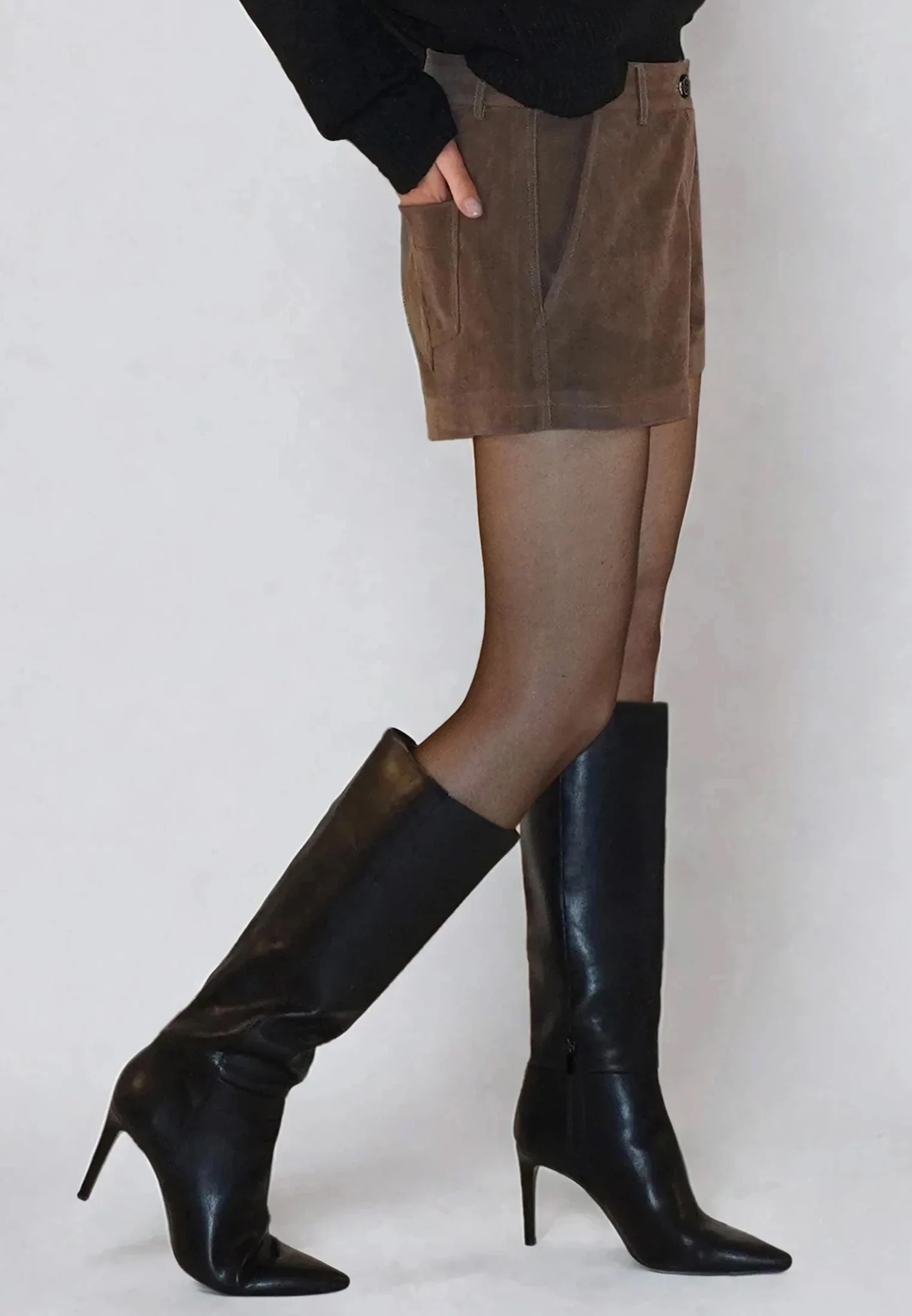 GALAXY SHORTS CHESTNUT - Image 3