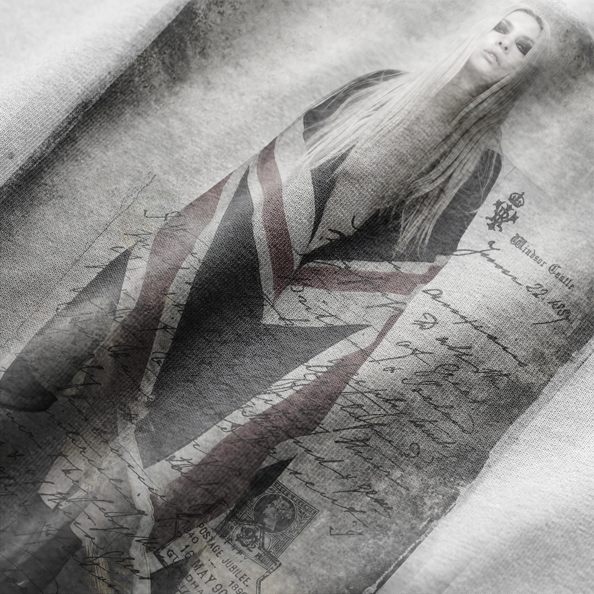 GIRL IN FLAG CURVED HEM T-SHIRT CORDOVAN - Image 4