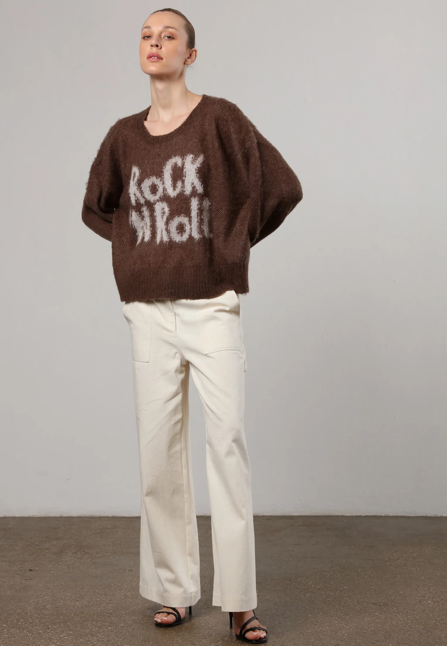 HEART JUMPER BROWN - Image 6