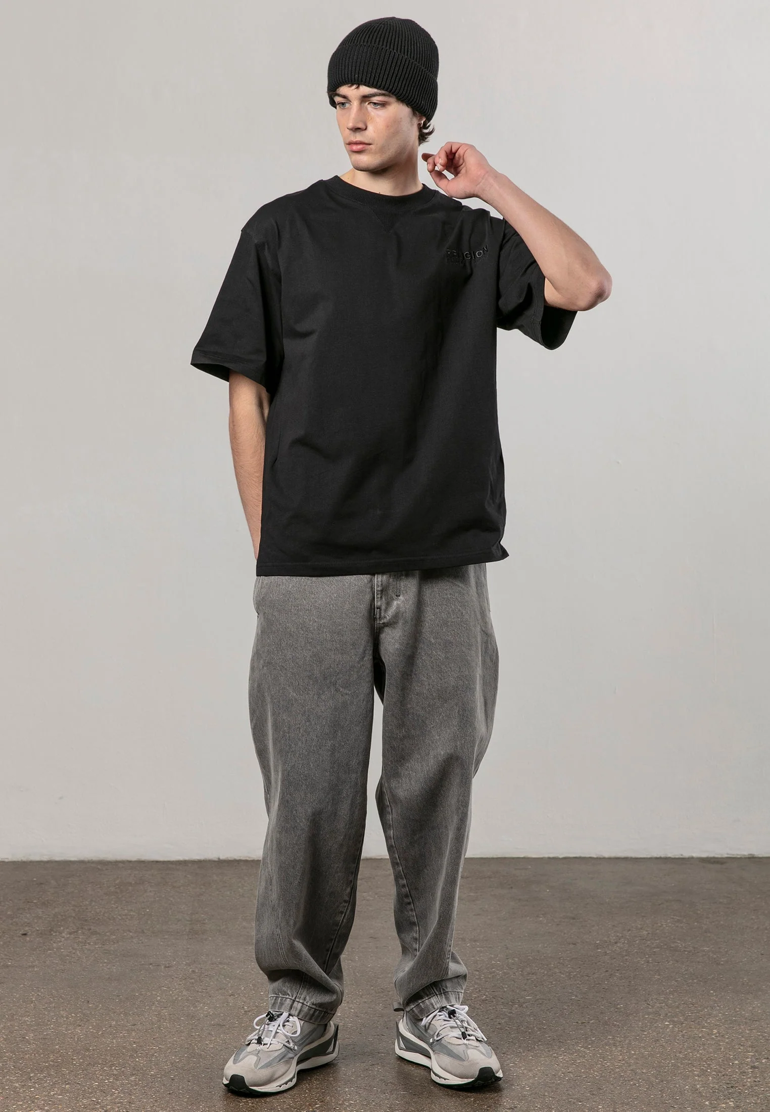 LOGO OVERSIZED T-SHIRT BLACK - Image 5