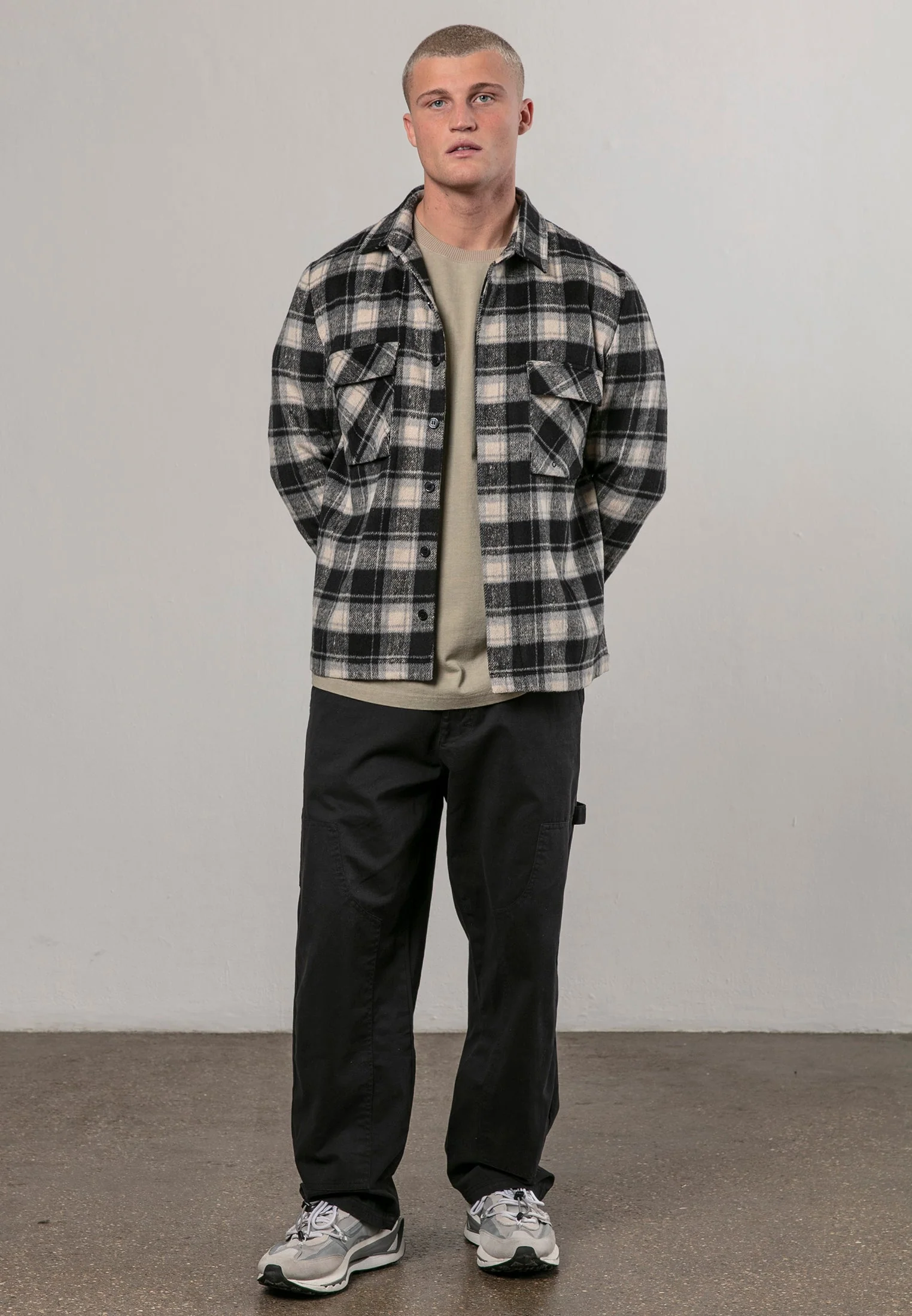 LUMBER SHIRT BLACK & OFF WHITE - Image 4