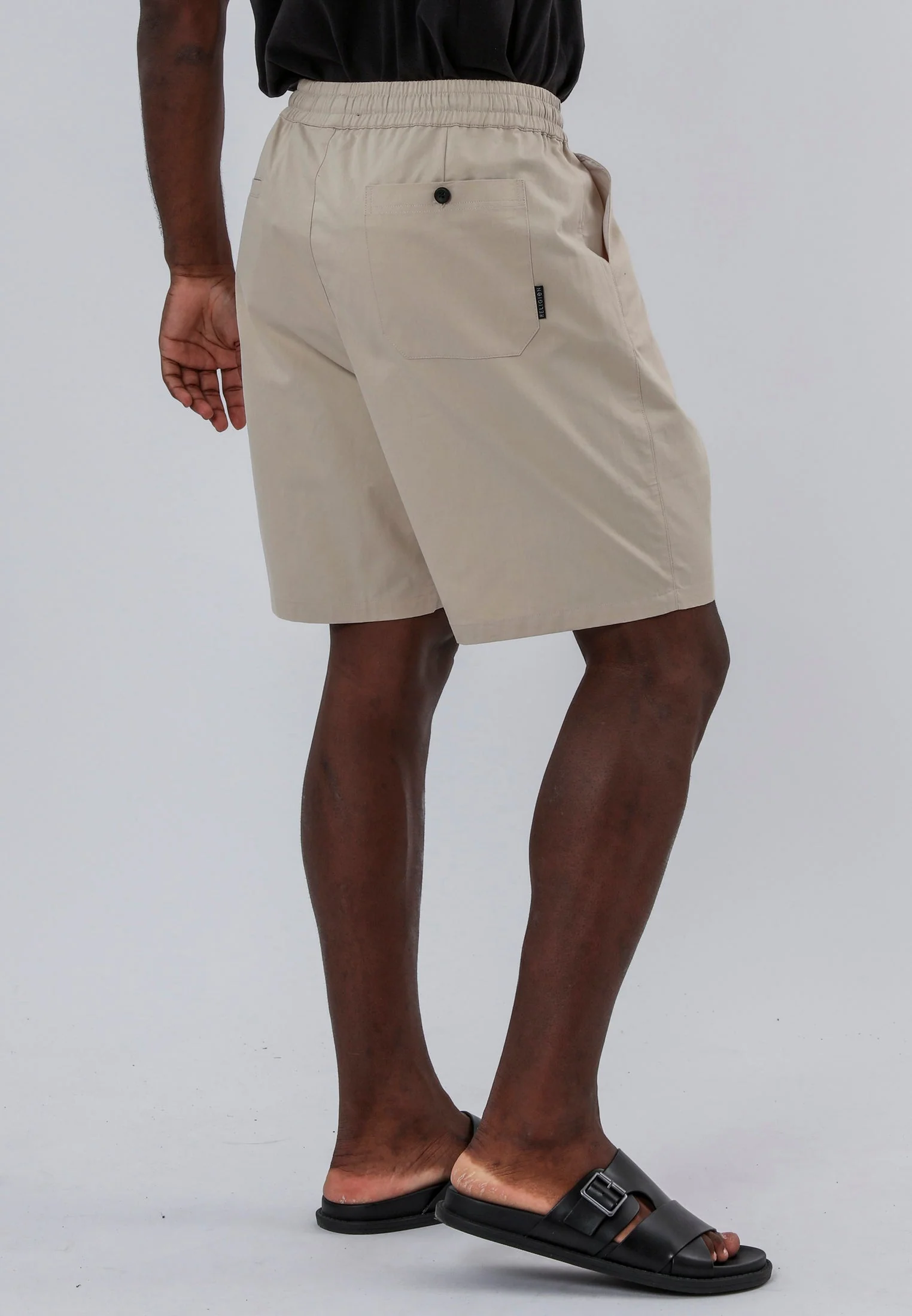 MARBELLA PLEATED HOLIDAY SHORTS DUNE - Image 3