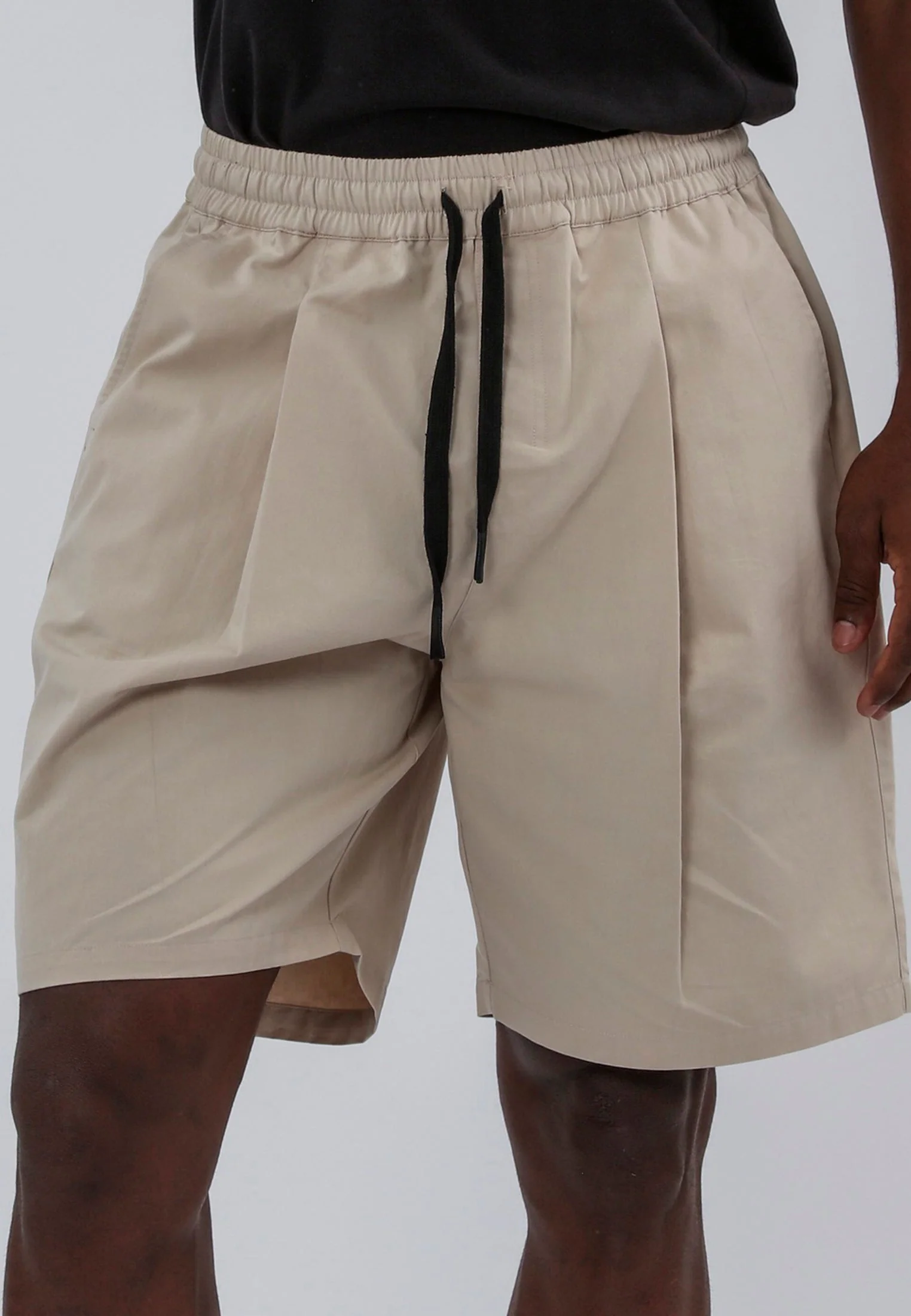 MARBELLA PLEATED HOLIDAY SHORTS DUNE - Image 5