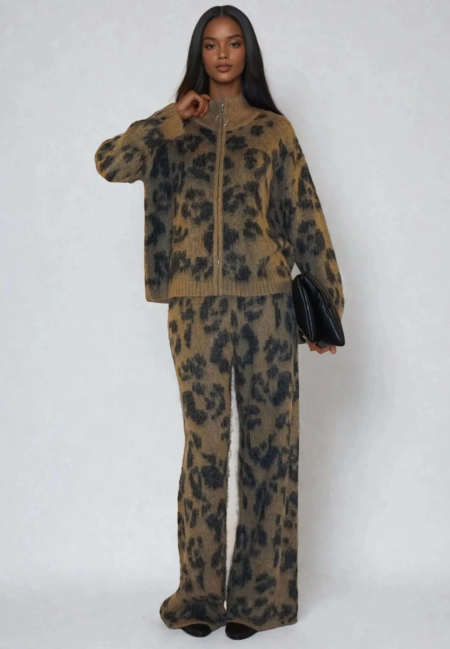 MAXIUMUM KNITTED PANTS LEOPARD - Image 4