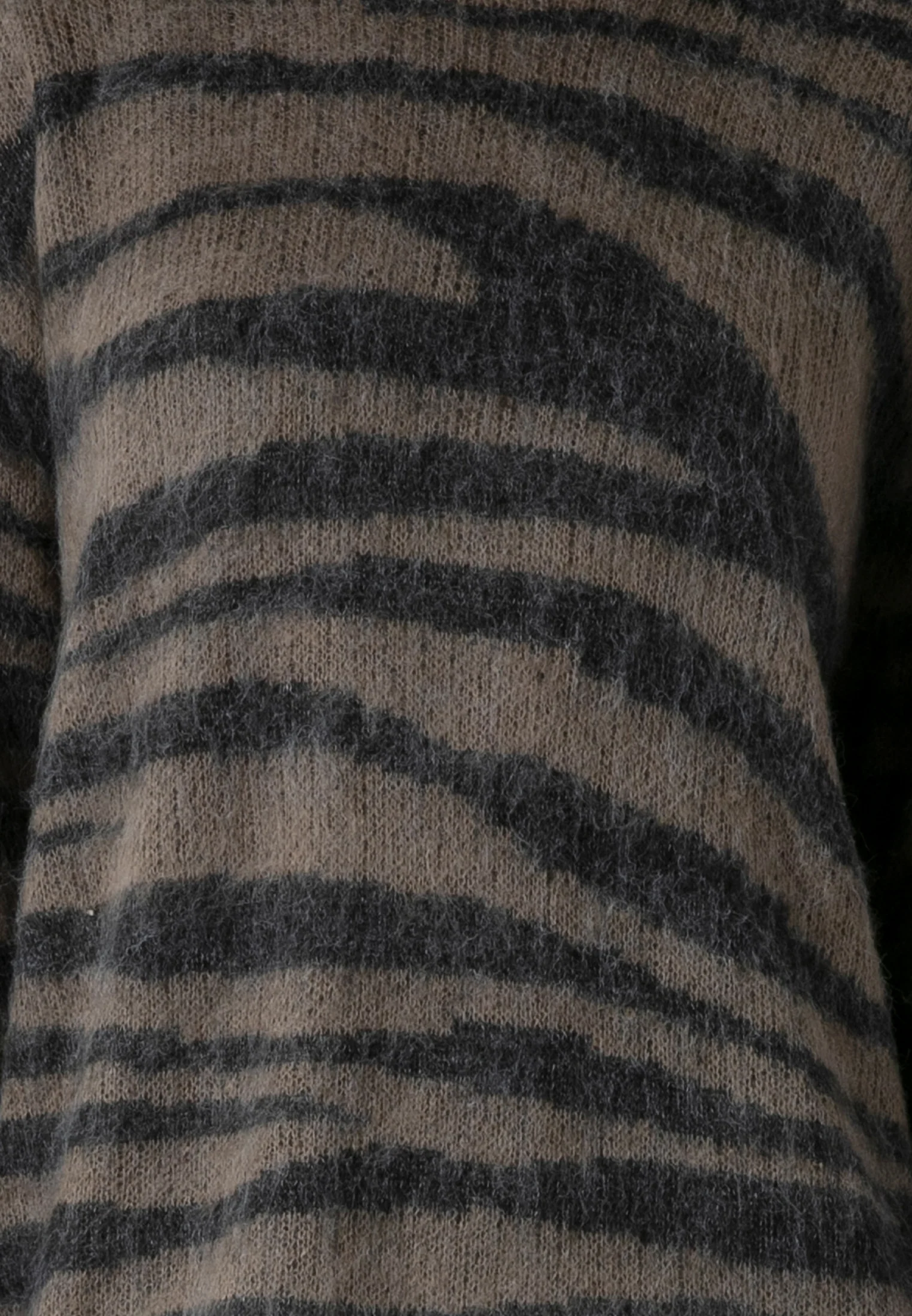 MAXIMUM JUMPER DRESS ZEBRA JACQUARD - Image 7