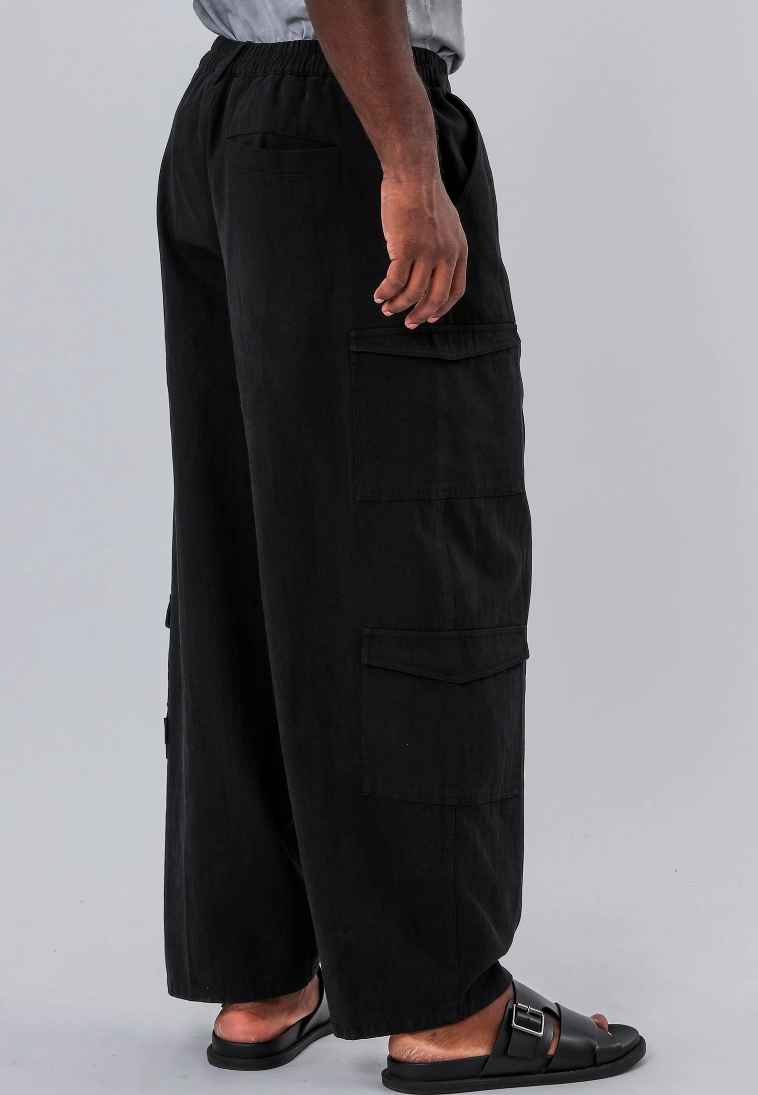 MULTI POCKET CARGO BLACK - Image 3