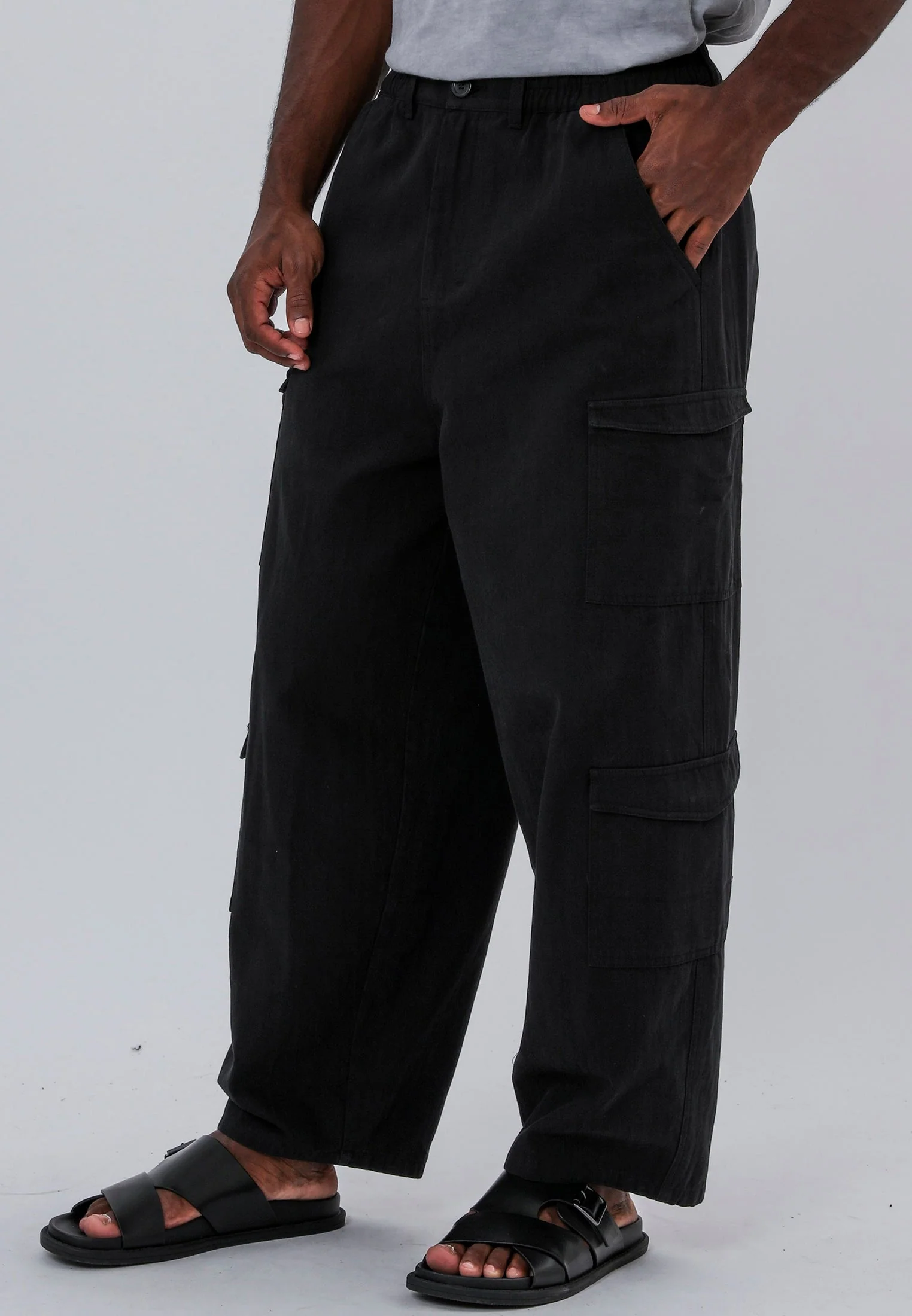 MULTI POCKET CARGO BLACK - Image 7