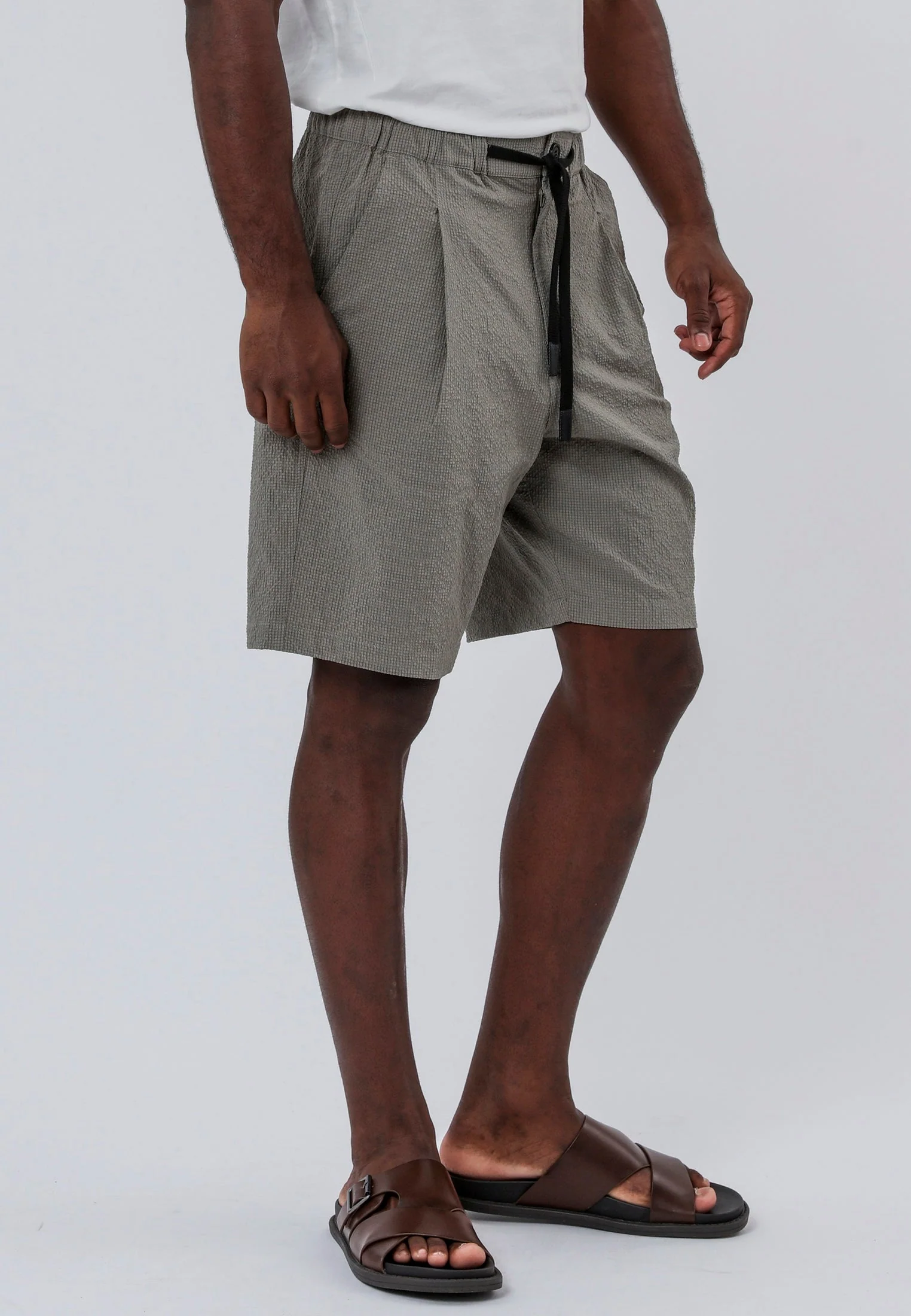 MYKONOS PLEATED LINEN BLEND HOLIDAY SHORTS MOSS GREEN - Image 4