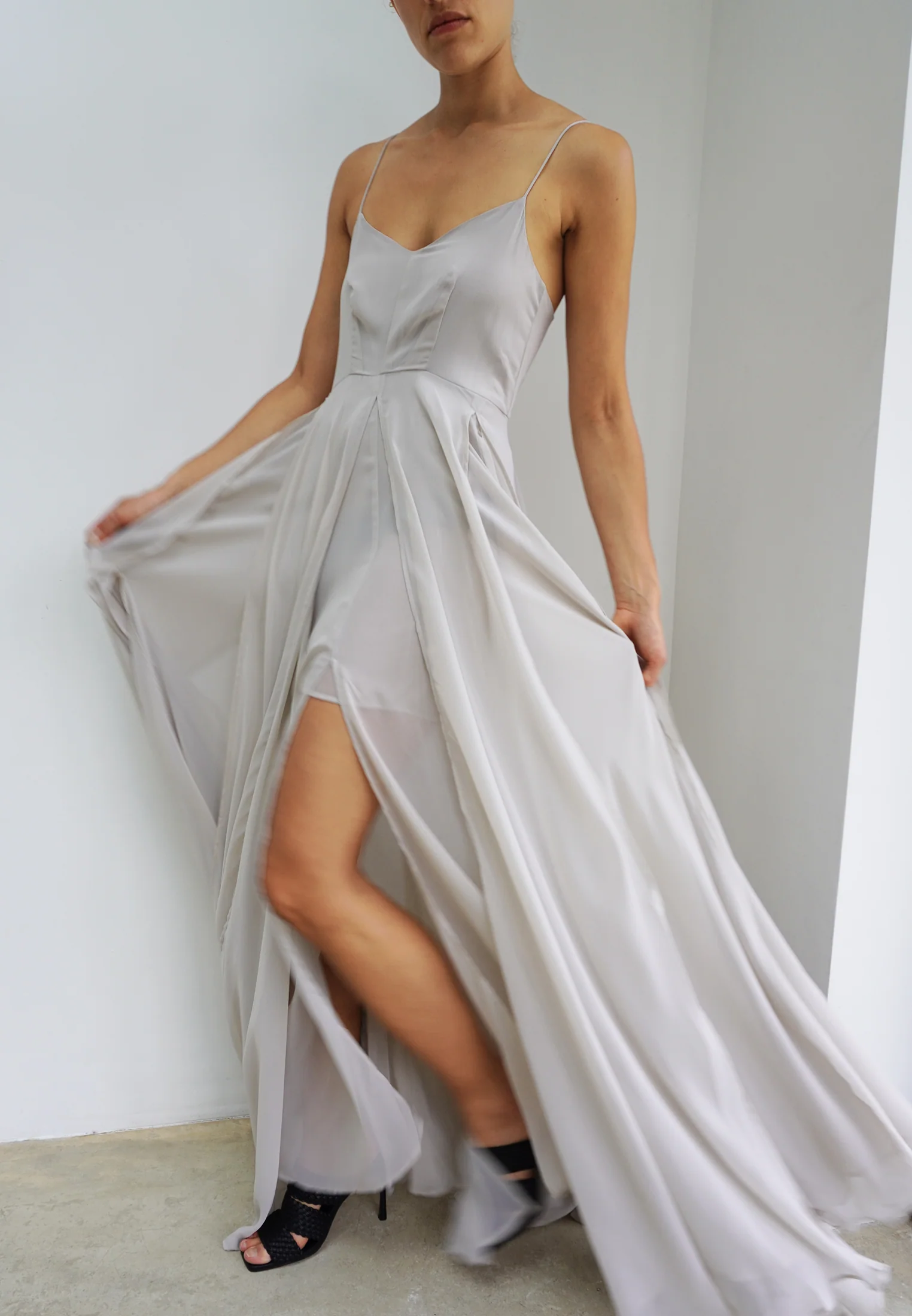OLSEN MAXI DRESS FEATHER GREY - Image 3