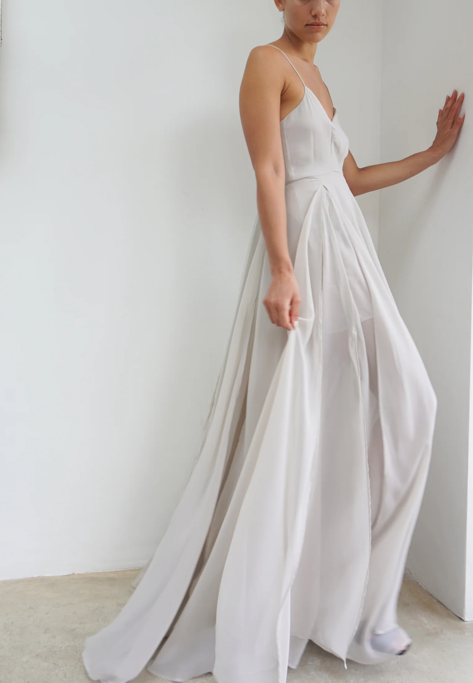 OLSEN MAXI DRESS FEATHER GREY - Image 4