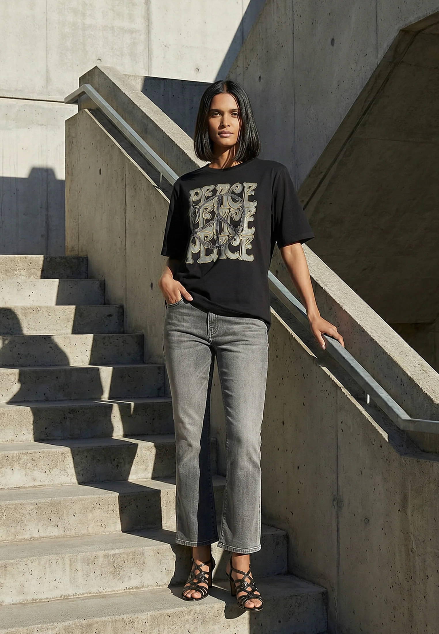 BLIGHTY TEE PEACE BLACK - Image 5