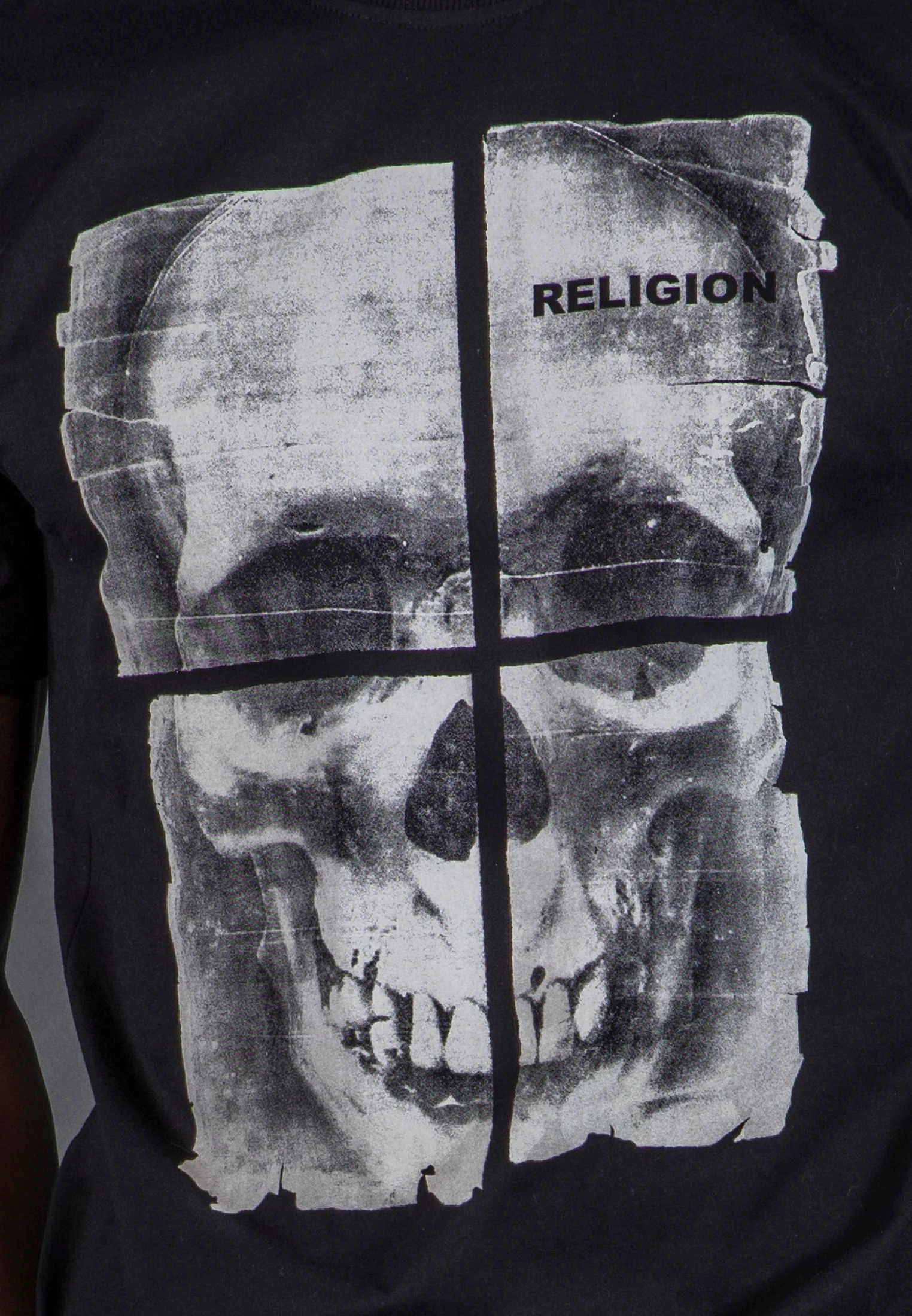 R CROSS T-SHIRT BLACK - Image 4