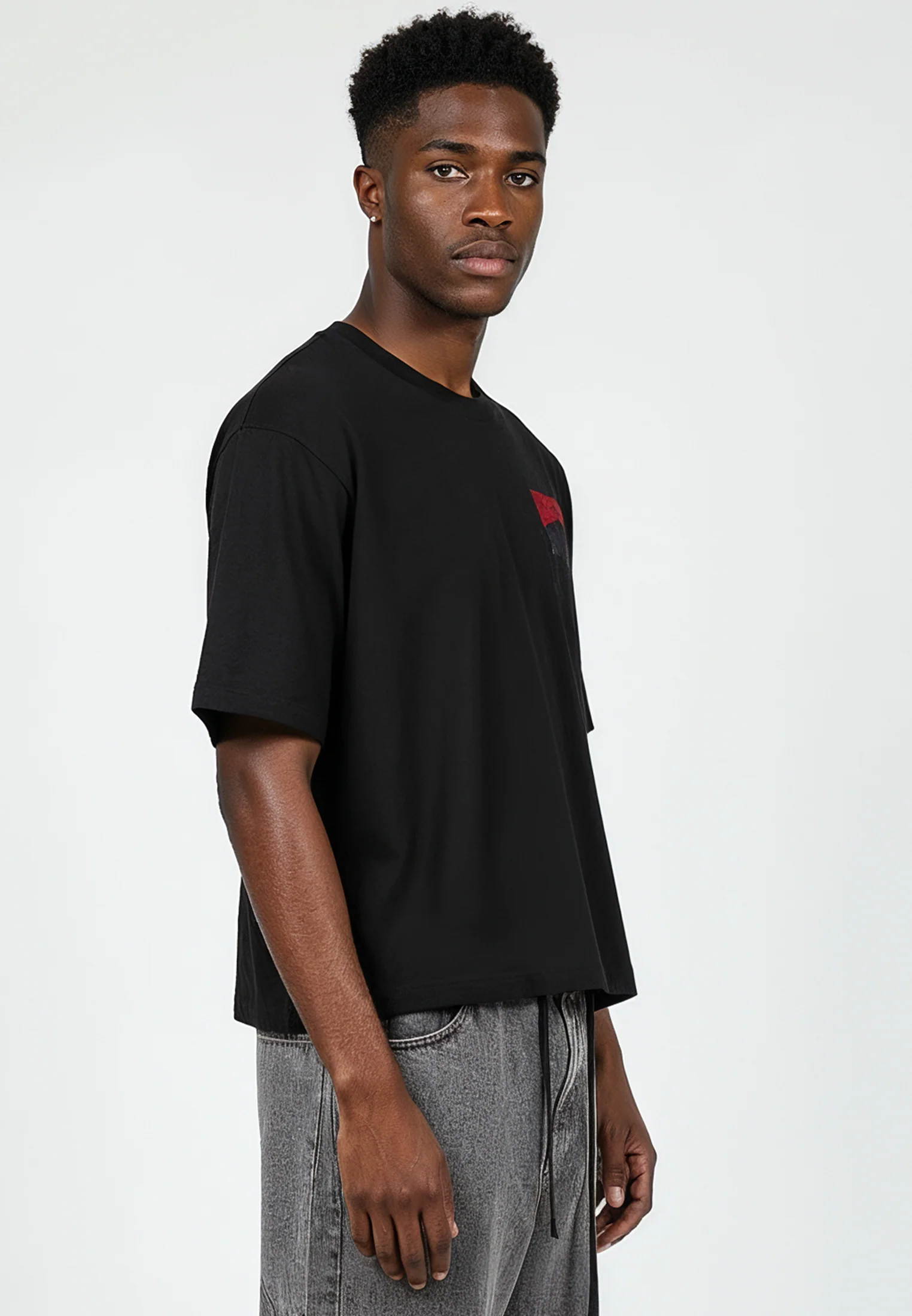 RED TAB CROP T-SHIRT BLACK - Image 5
