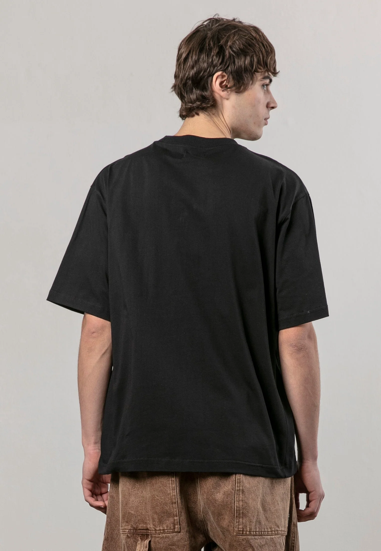 RIVET OVERSIZED T-SHIRT BLACK - Image 4