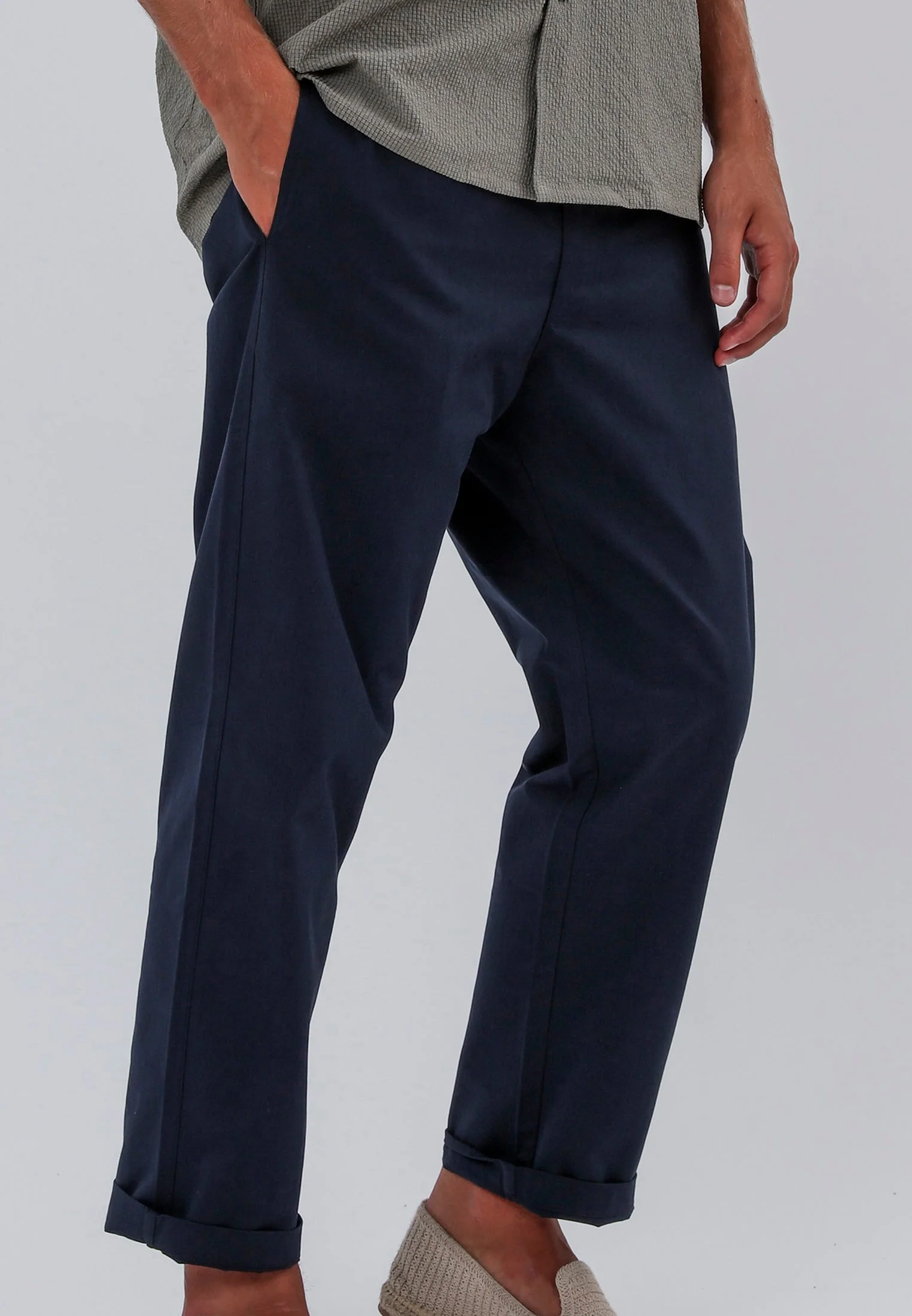 SAINT-TROPEZ LIGHTWEIGHT HOLIDAY CHINOS MIDNIGHT - Image 7