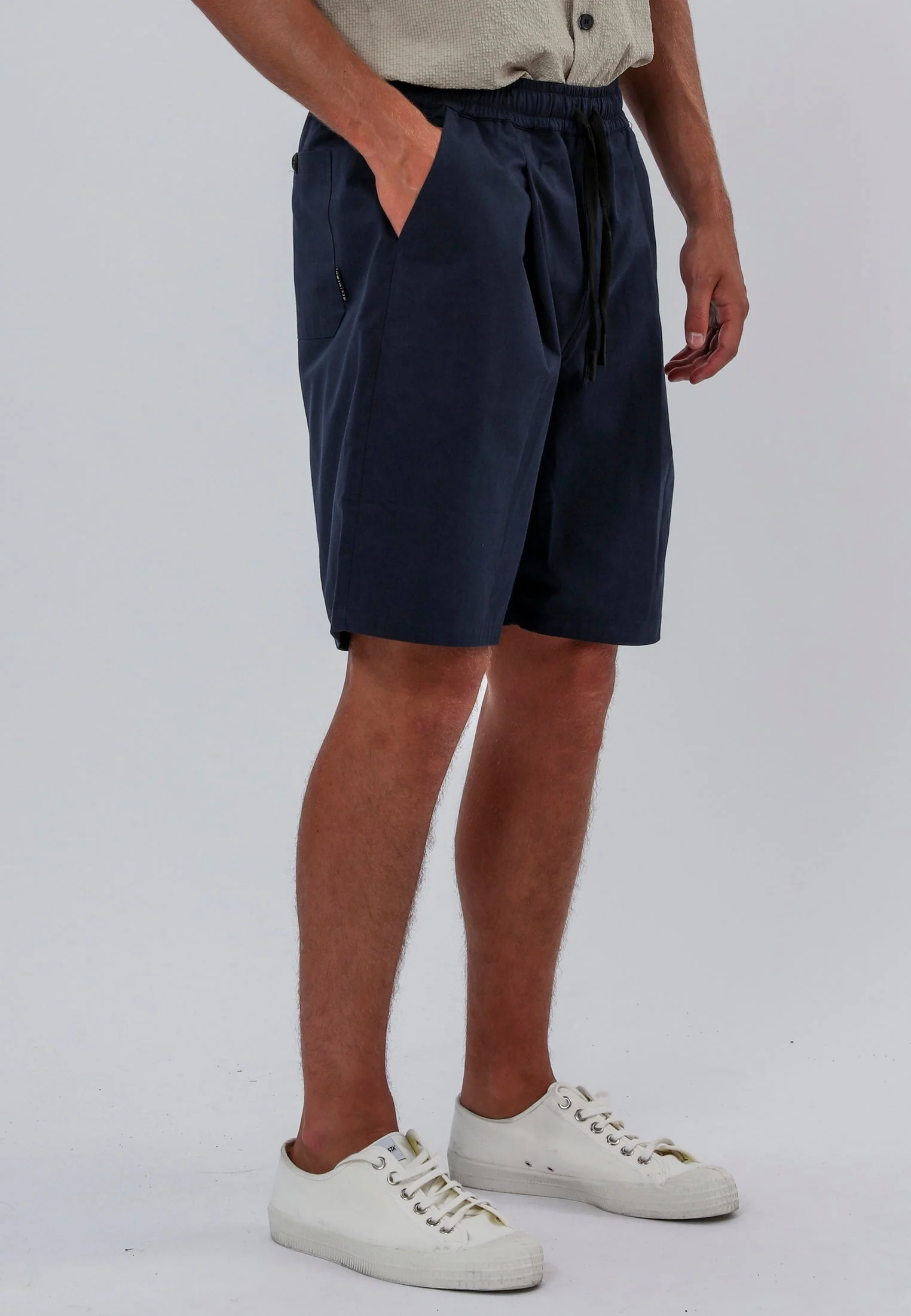 SAINT-TROPEZ PLEATED LINEN BLEND HOLIDAY SHORTS MIDNIGHT - Image 4