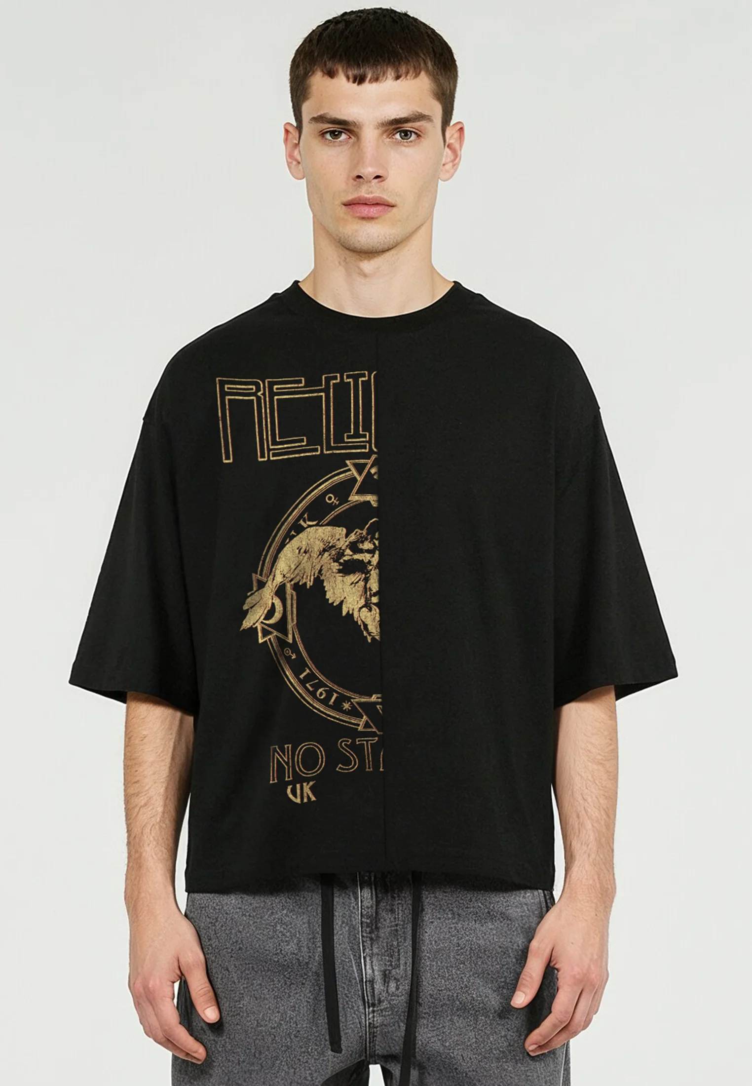 SPLIT STAIRCASE T-SHIRT BLACK - Image 3