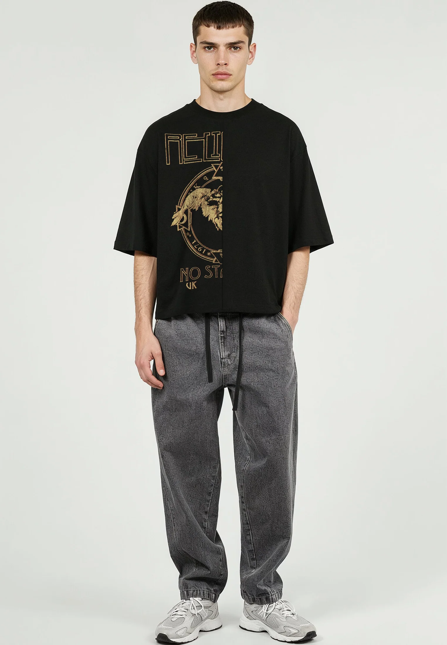 SPLIT STAIRCASE T-SHIRT BLACK - Image 4