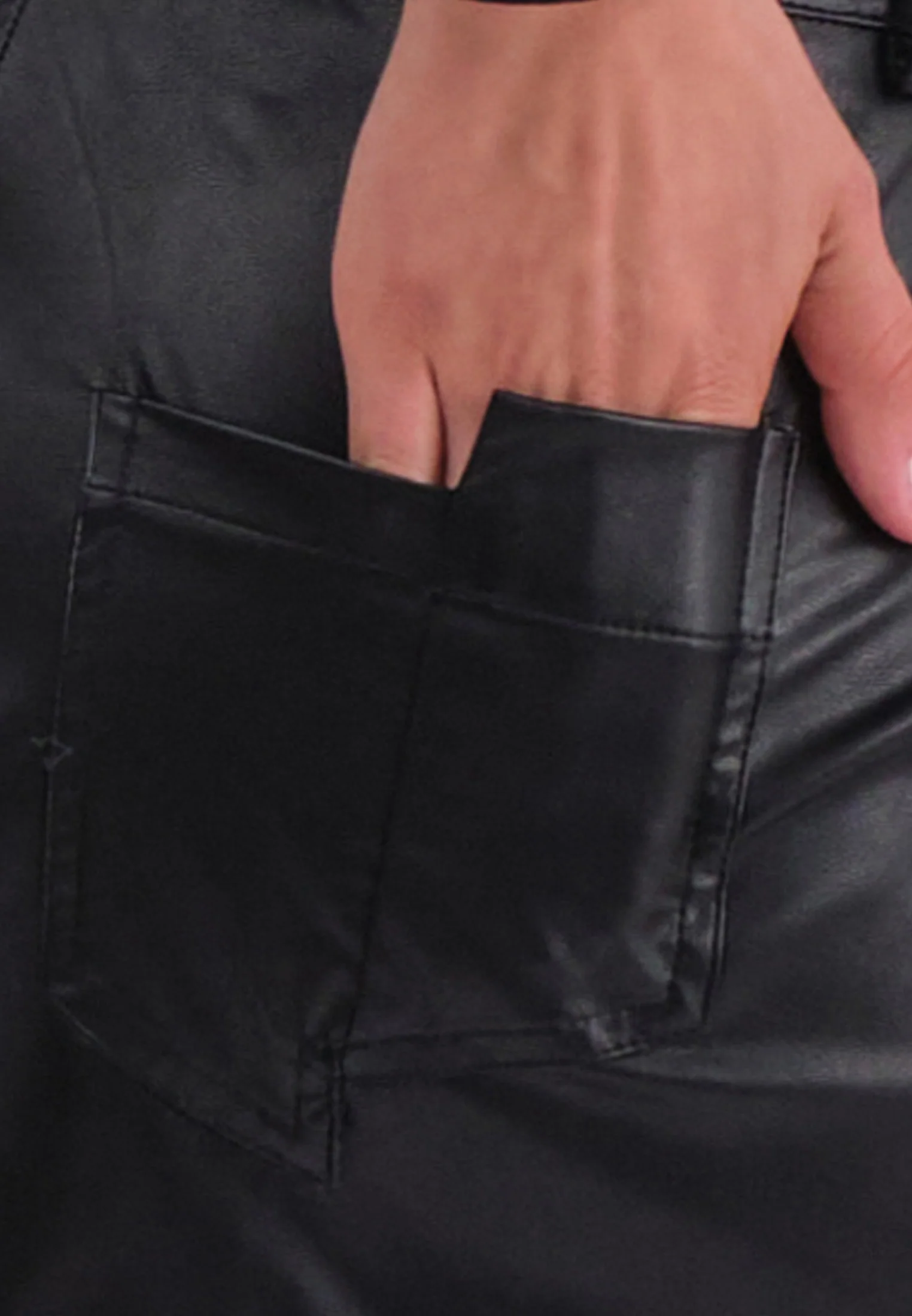 SYSTEM SHORTS BLACK - Image 3