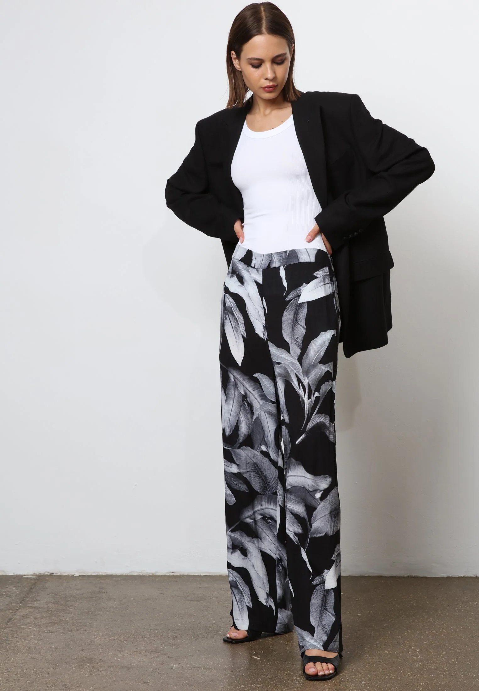 TIME TROUSERS BOTANIC BLACK - Image 2