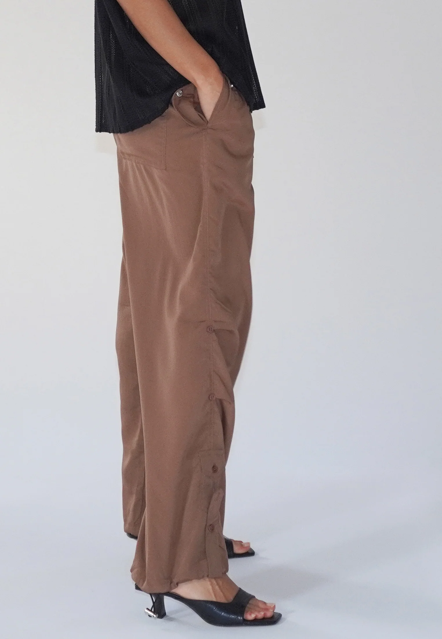 TRACE BROWN PARACHUTE TROUSERS - Image 3