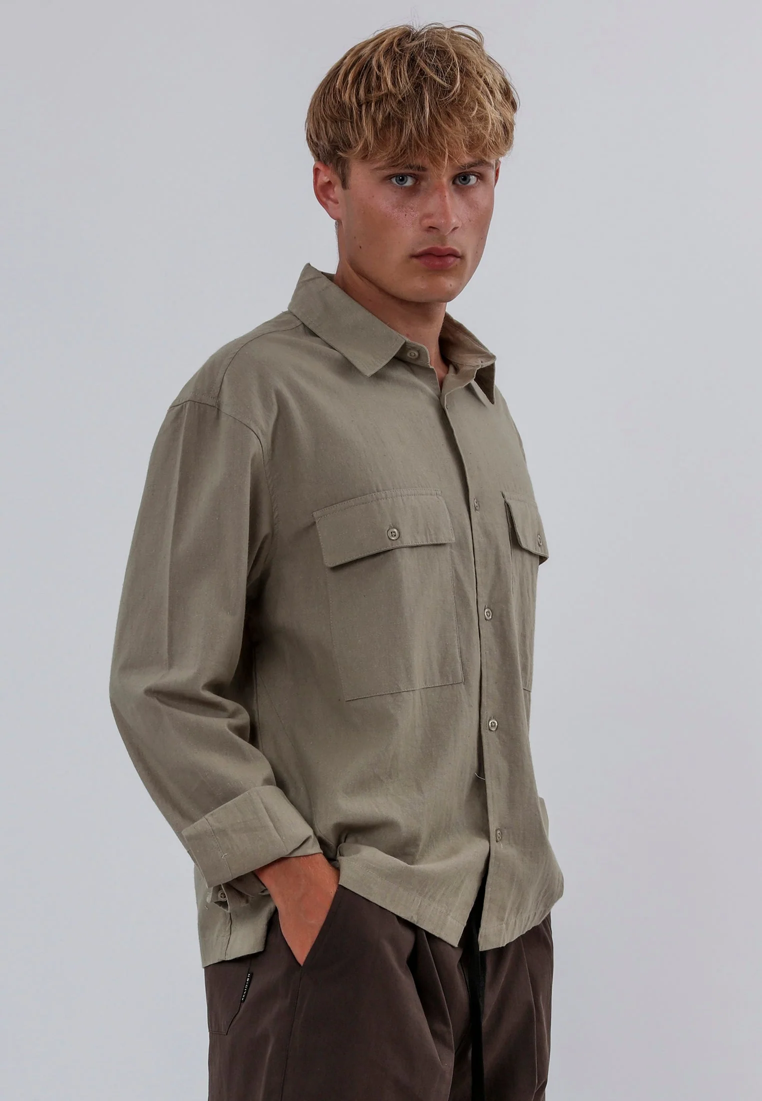 TWO POCKET RELAXED LINEN BLEND SHIRT LIGHT KHAKI - Image 3