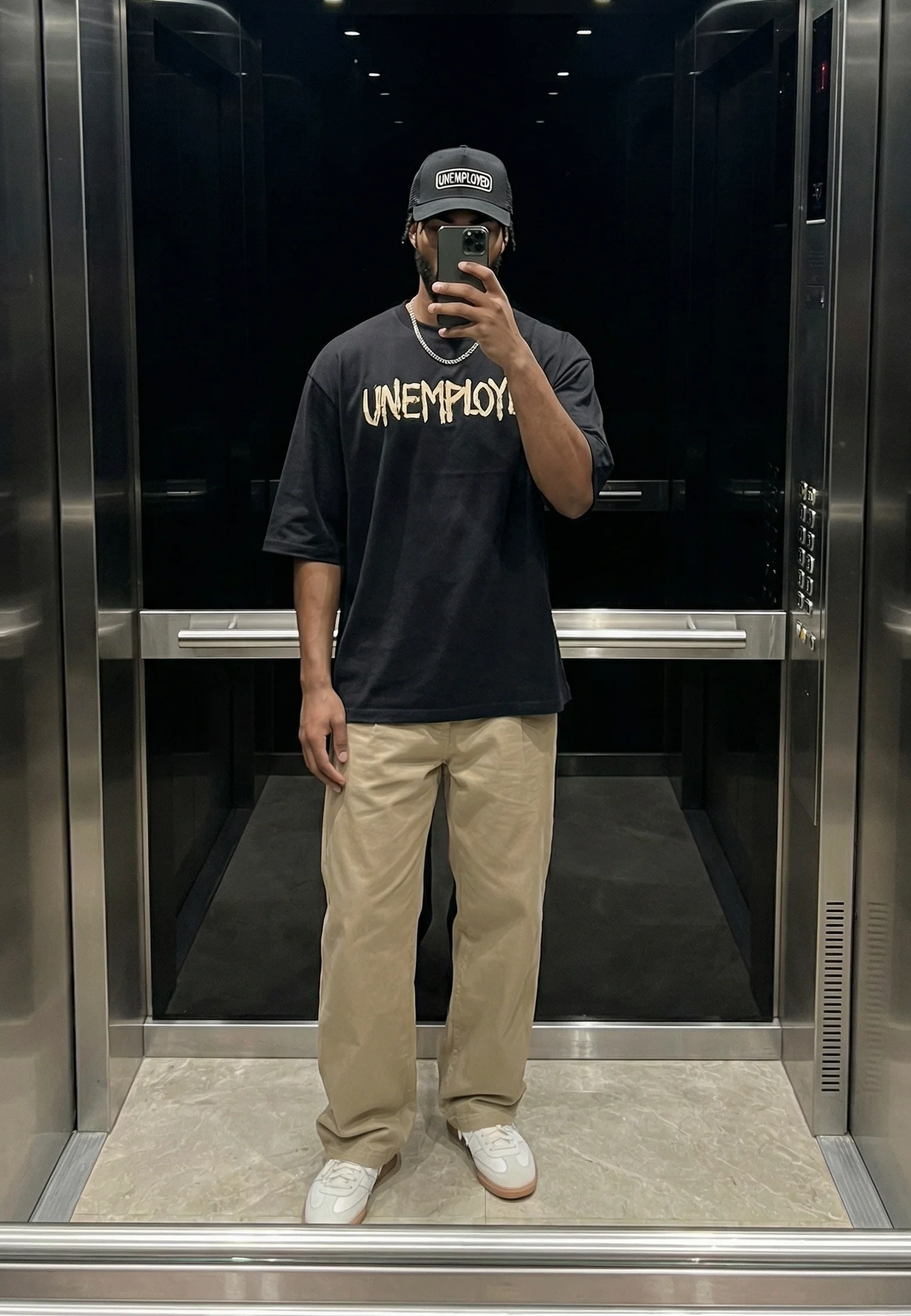 UNEMPLOYED OVERSIZED T-SHIRT BLACK - Image 4
