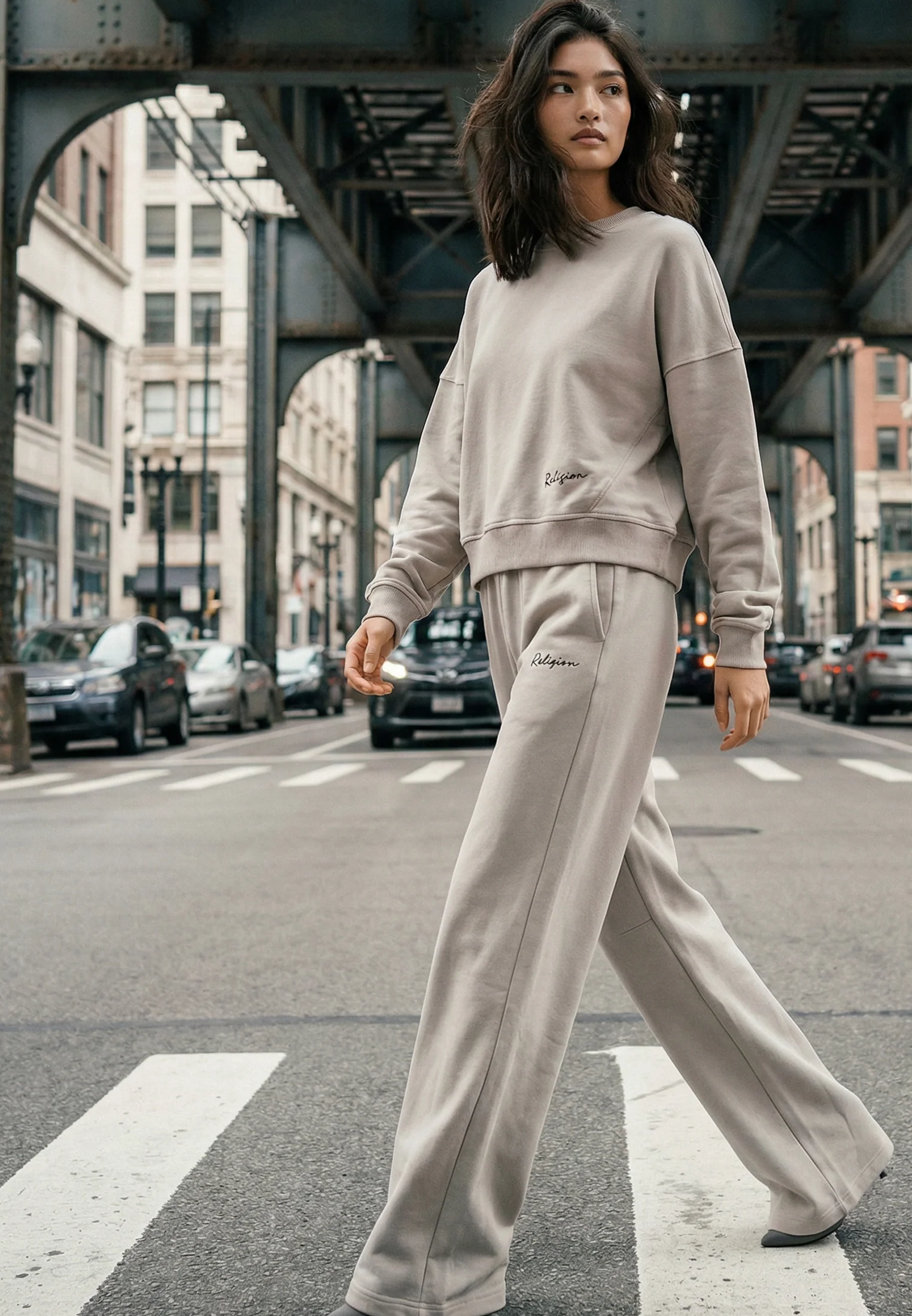 EMBROIDERY RELAXED SWEATPANTS STONE - Image 4