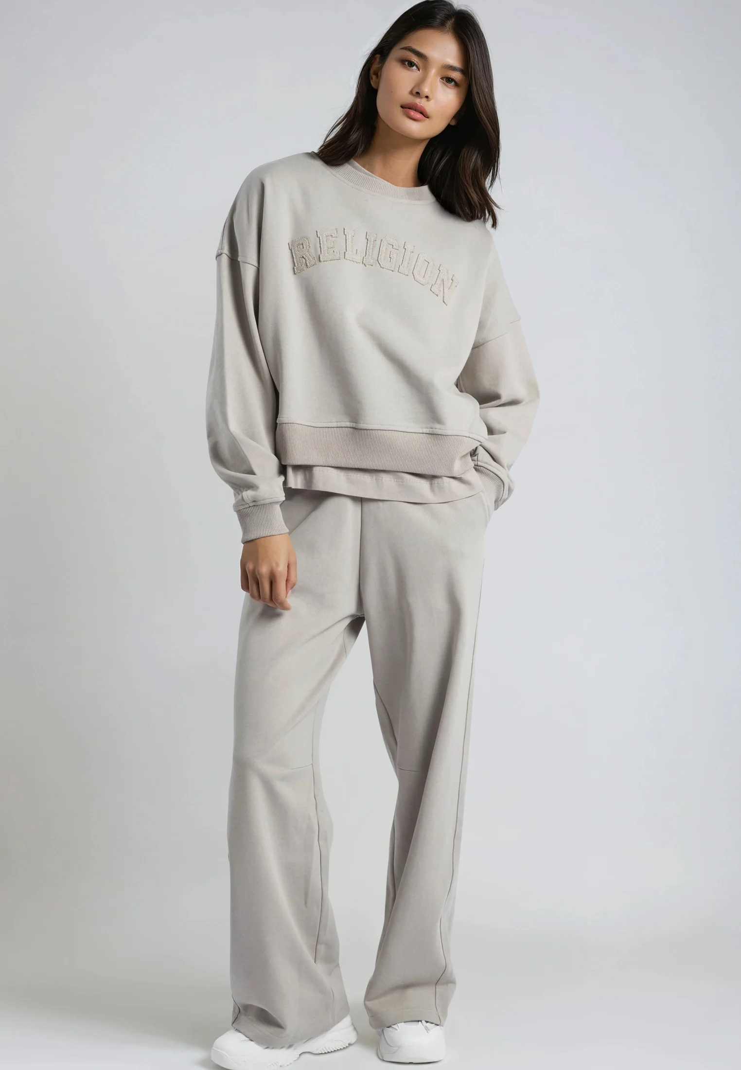 APPLIQUE RELAXED SWEATPANTS STONE - Image 3