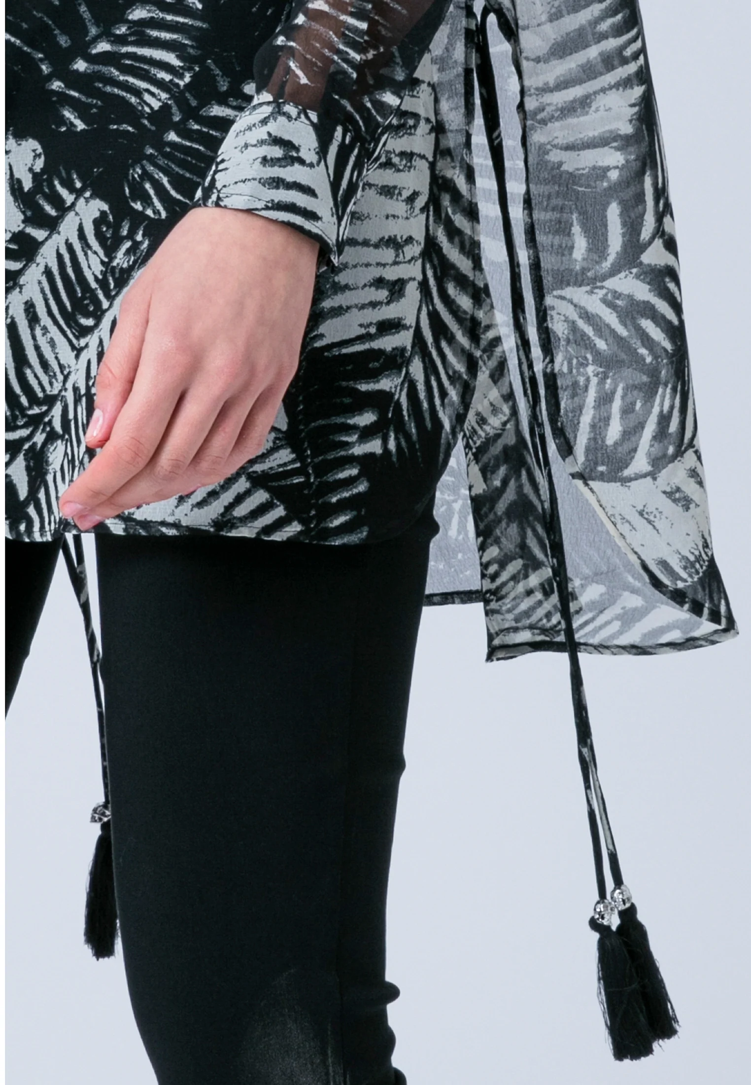 ZOE SHIRT VAMP BLACK & WHITE - Image 6